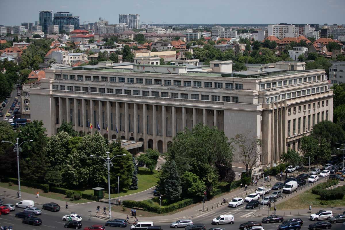 Sindicatul angajaților de la Palatul Victoria cere demiterea lui Darău și a Oanei Gheorghiu / ”Vicepremierii și miniștrii nu sunt agenți comerciali pentru companii private”