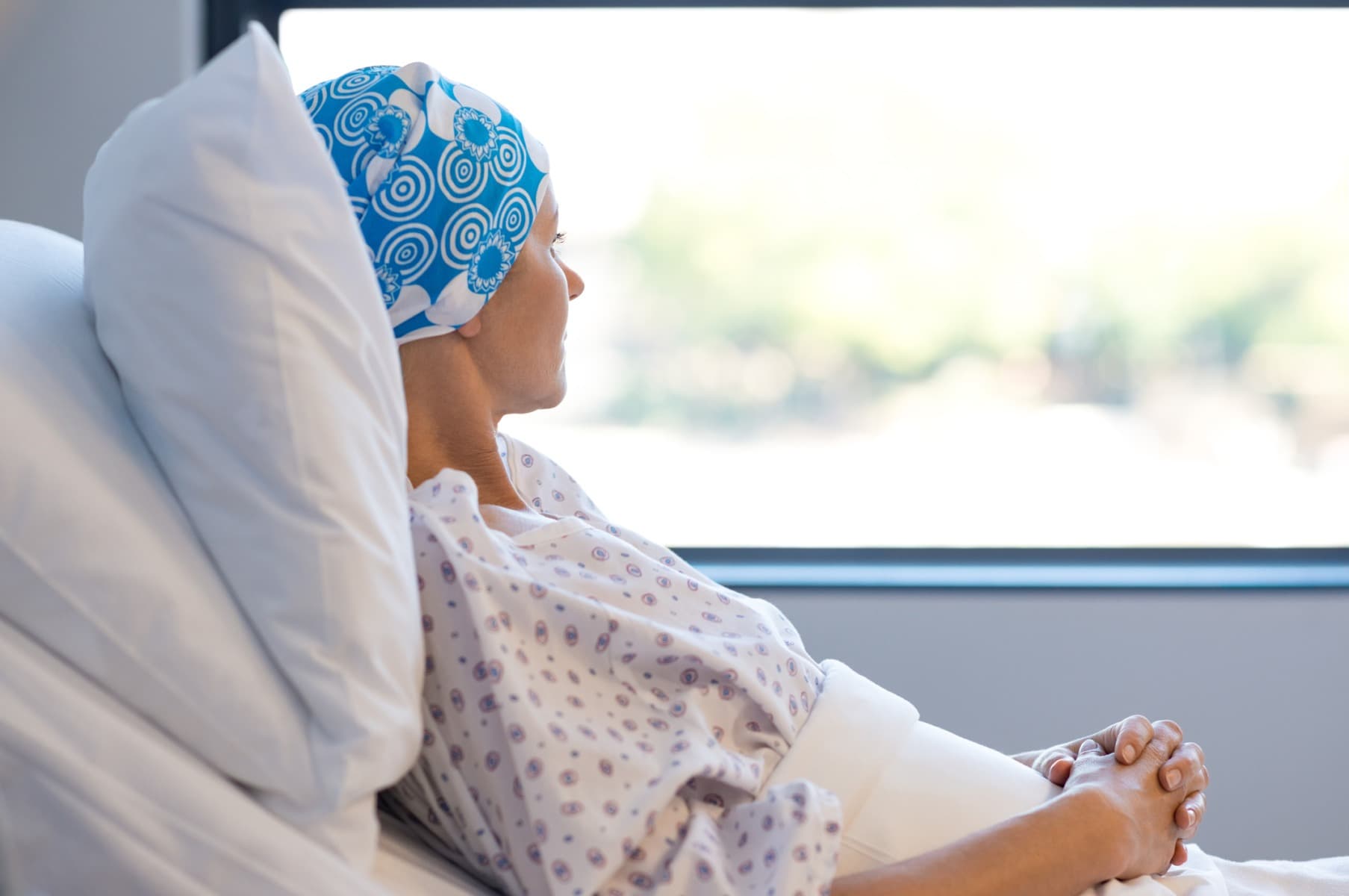 România înregistrează cea mai mare rată a mortalității evitabile din UE / Bolnavii de cancer așteaptă peste 1.000 de zile pentru acces la tratamente inovatoare