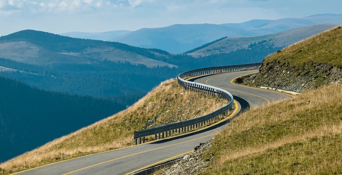 Restricții de circulație pe Transalpina în perioada 8-9 mai, în anumite intervale orare, între localitățile Novaci și Rânca