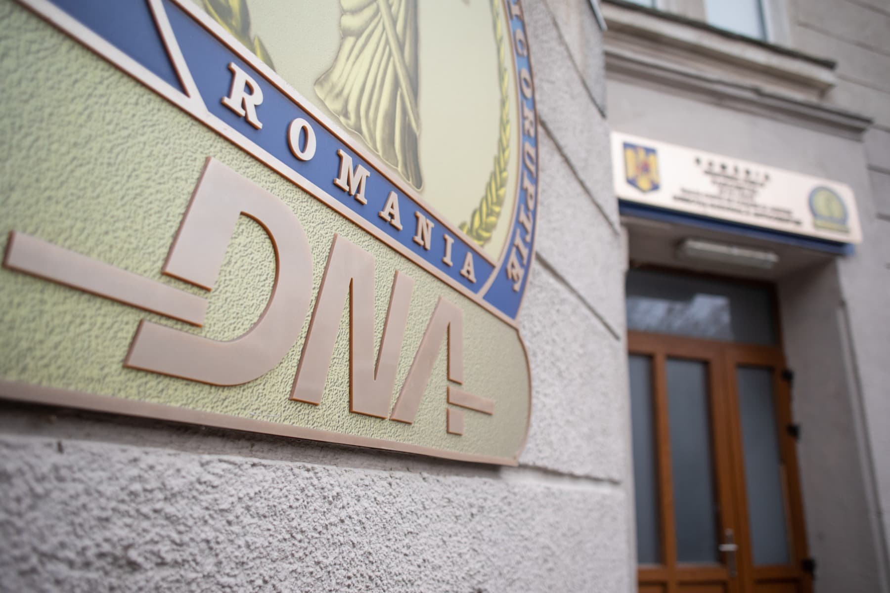 Adrian Pintea, fost secretar de stat în Ministerul Agriculturii, și Romeo Șoldea, directorul Autorității Naționale Fitosanitare, anchetați pentru abuz în serviciu și instigare la aceeași infracțiune