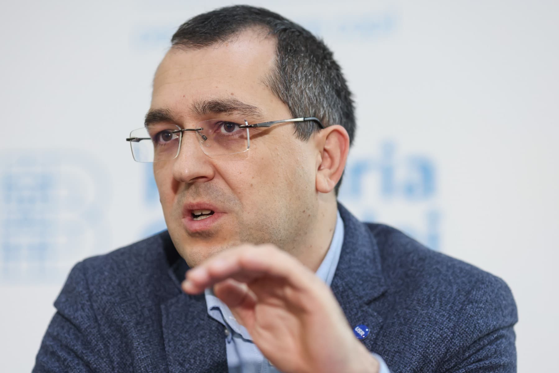 Vlad Voiculescu: Înainte să plece, Alexandru Rogobete să clarifice situația investițiilor în spitale din PNRR, pentru care a fost coordonator începând din decembrie 2021 / Din 27 de spitale, doar unul este funcțional