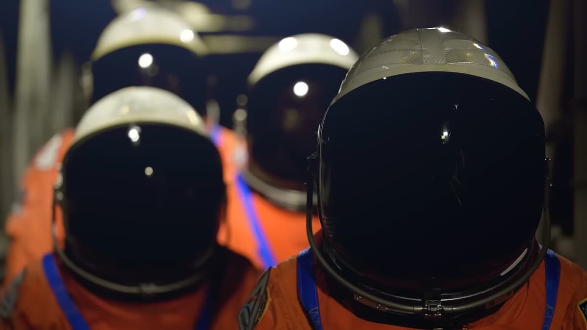 Oamenii au ajuns la cea mai mare distanță de Pământ / Misiunea Artemis II depășește Apollo 13 / Sunt la peste 400 de mii de kilometri distanță de noi
