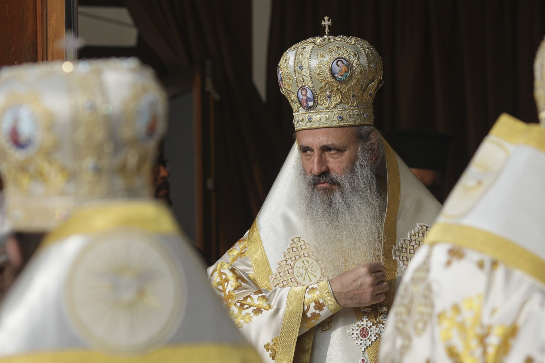 După retragerea Înaltpreasfințitului Petru, Mitropolia Basarabiei este condusă temporar de Înaltpreasfințitul Părinte Teofan, Arhiepiscopul Iaşilor şi Mitropolit al Moldovei și Bucovinei