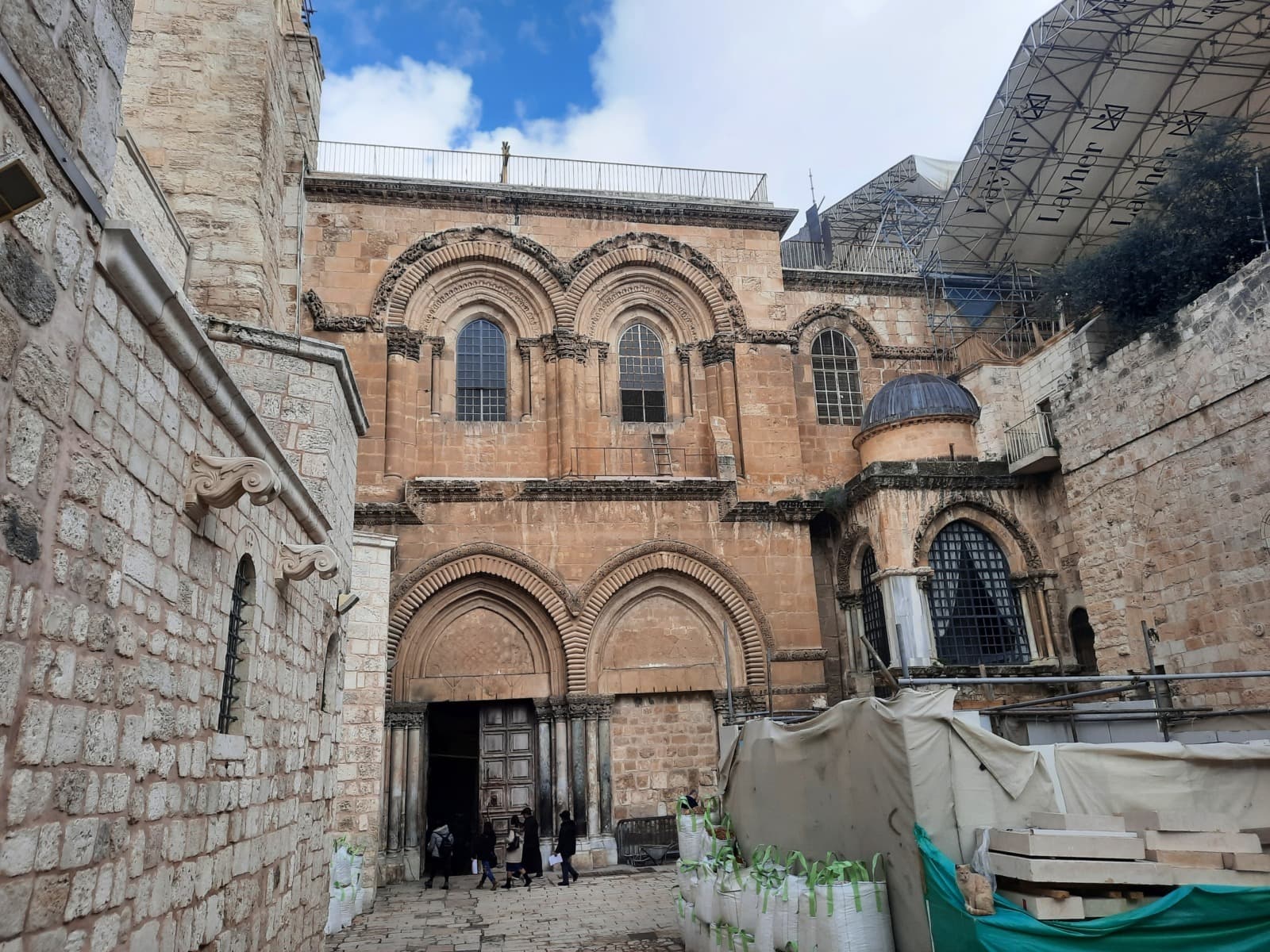 Israelul îl împiedică ”pentru prima oară de mai multe secole” pe Patriarhul Latin al Ierusalimului, cardinalul italian Pierbattista Pizzaballa, să oficieze slujba din duminica Floriilor în Sfântul Mormânt