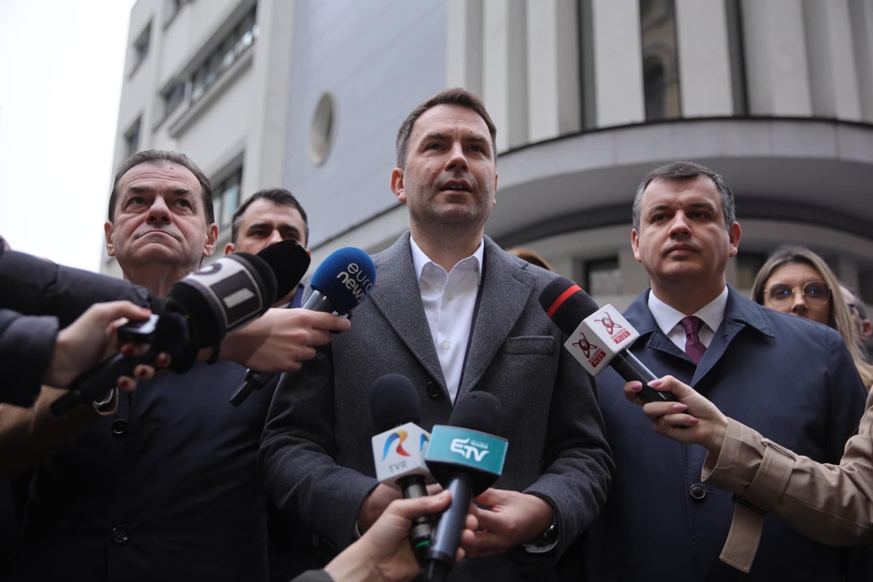 Drulă, fost adversar al lui Ciucu în cursa pentru Primăria Capitalei, îi sare în apărare: Am spus-o și în campanie foarte clar, nu cred că Ciprian este un om corupt. Nu pare deloc coincidență că acest dosar bubuie azi