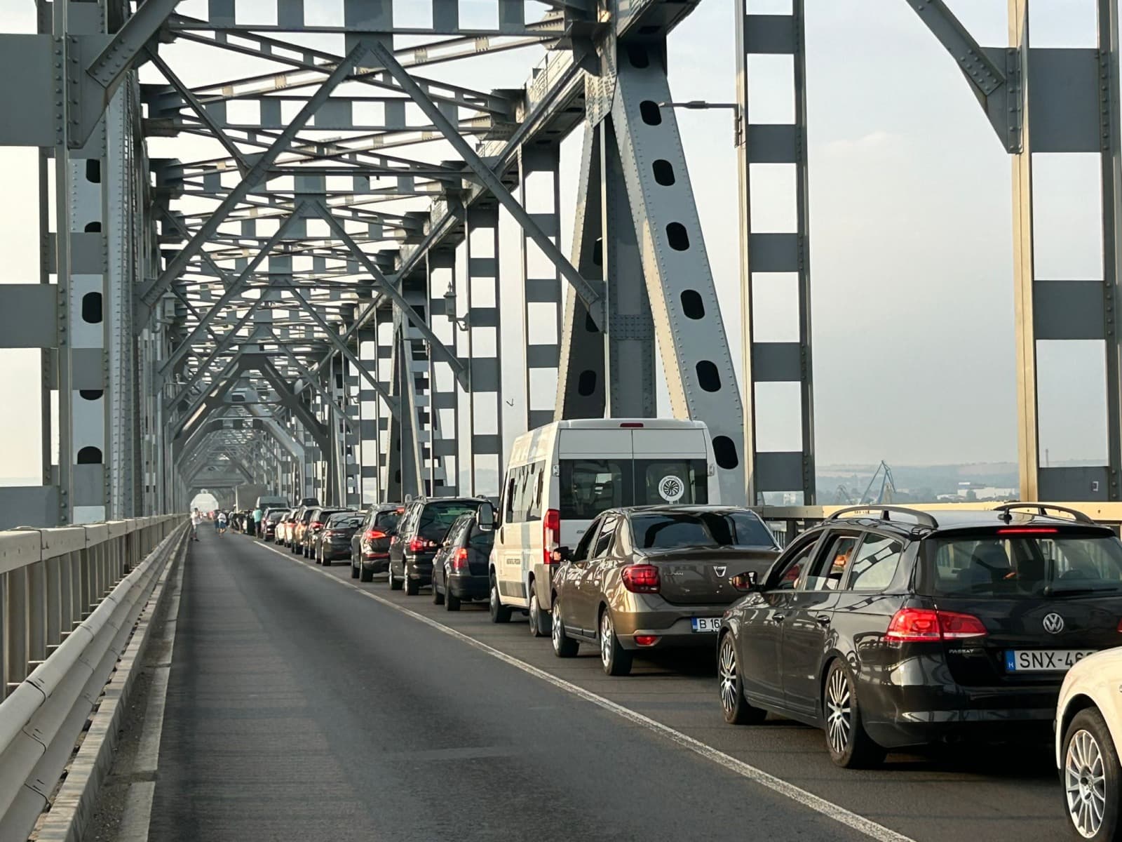 Gratis pe podul peste Dunăre, la ieșirea din țară / CNAIR ”face cinste”, sâmbătă, de “Ziua Podului”