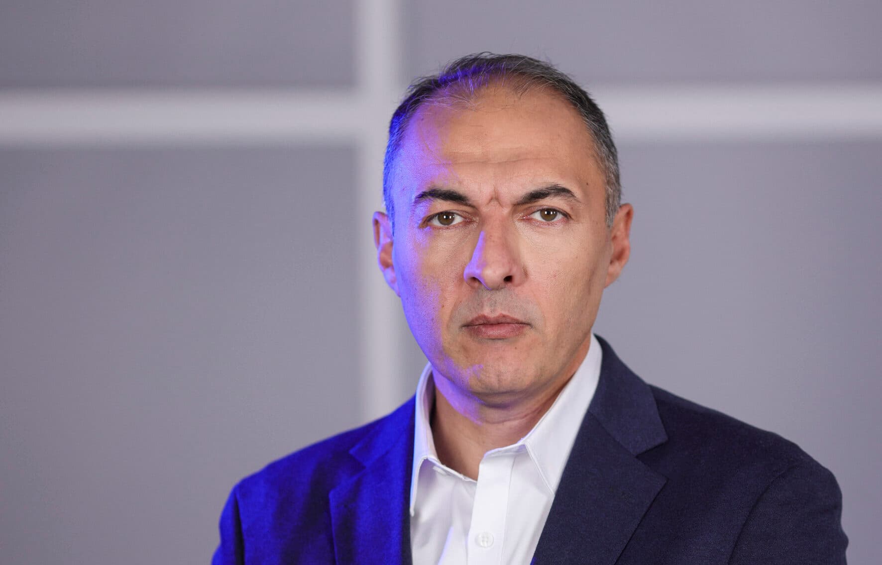 Guvernul Nicușor Dan – PSD condus de Eugen Tomac, un eșec. Președintele trebuie să-i dea lui Sorin Grindeanu responsabilitatea guvernării