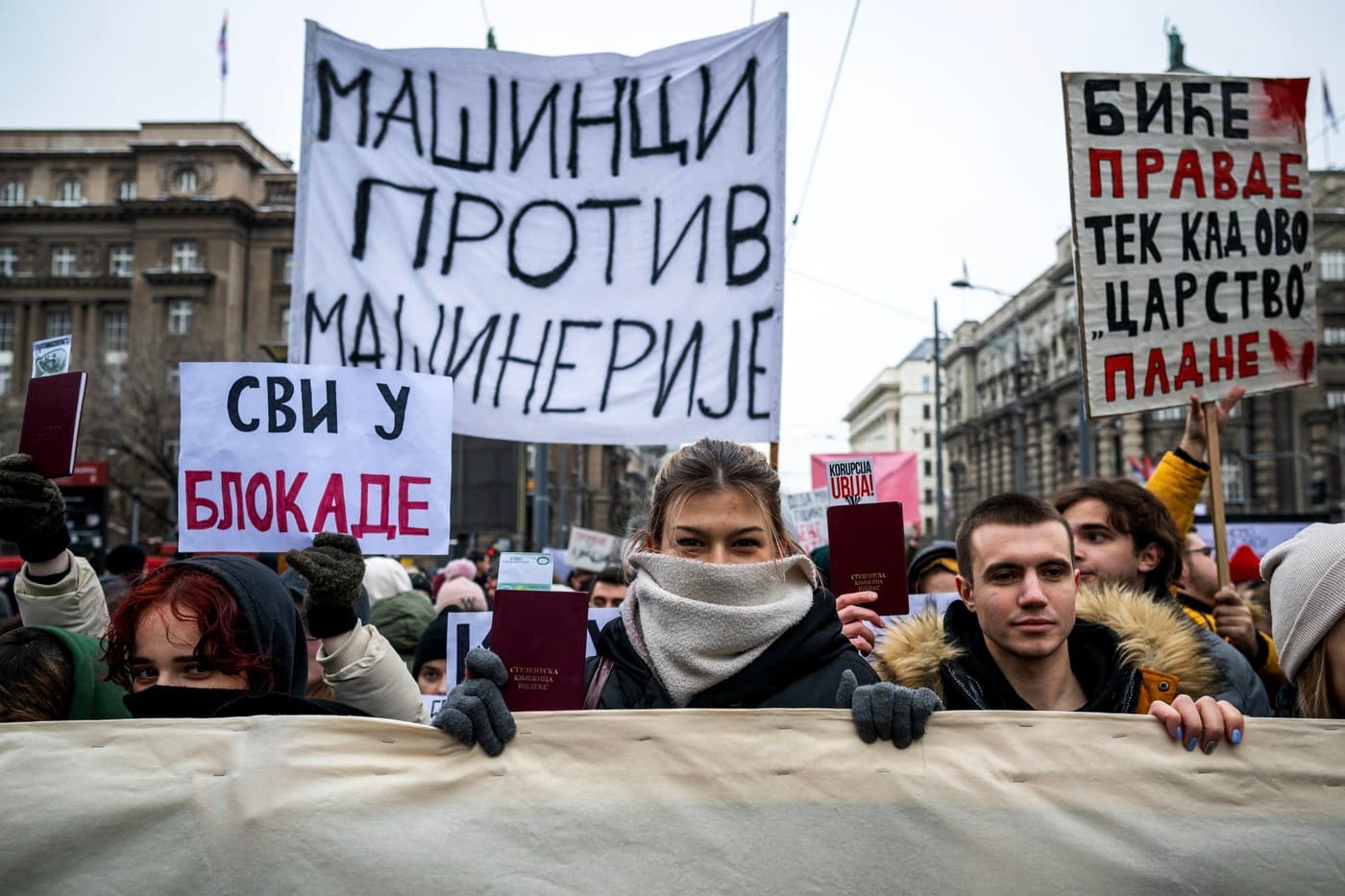 Protestele continuă în Serbia după ce președintele Vucic a anunțat că își va da demisia / Liderul sârb ar putea candida la funcția de premier