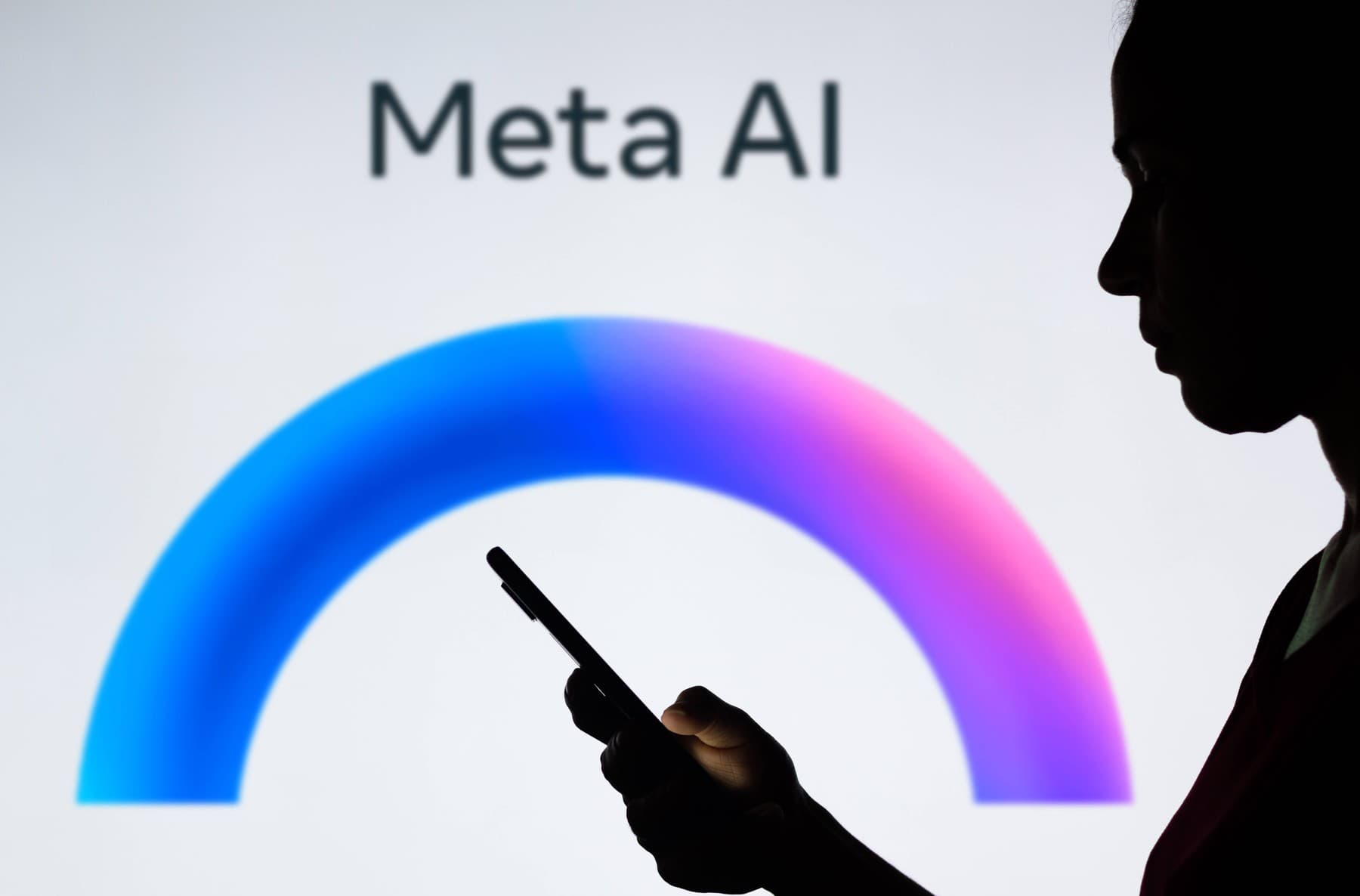 Meta va începe să monitorizeze modul în care lucrează angajații, inclusiv tastele apăsate și clicurile de mouse, pentru a-și antrena modelele de inteligență artificială