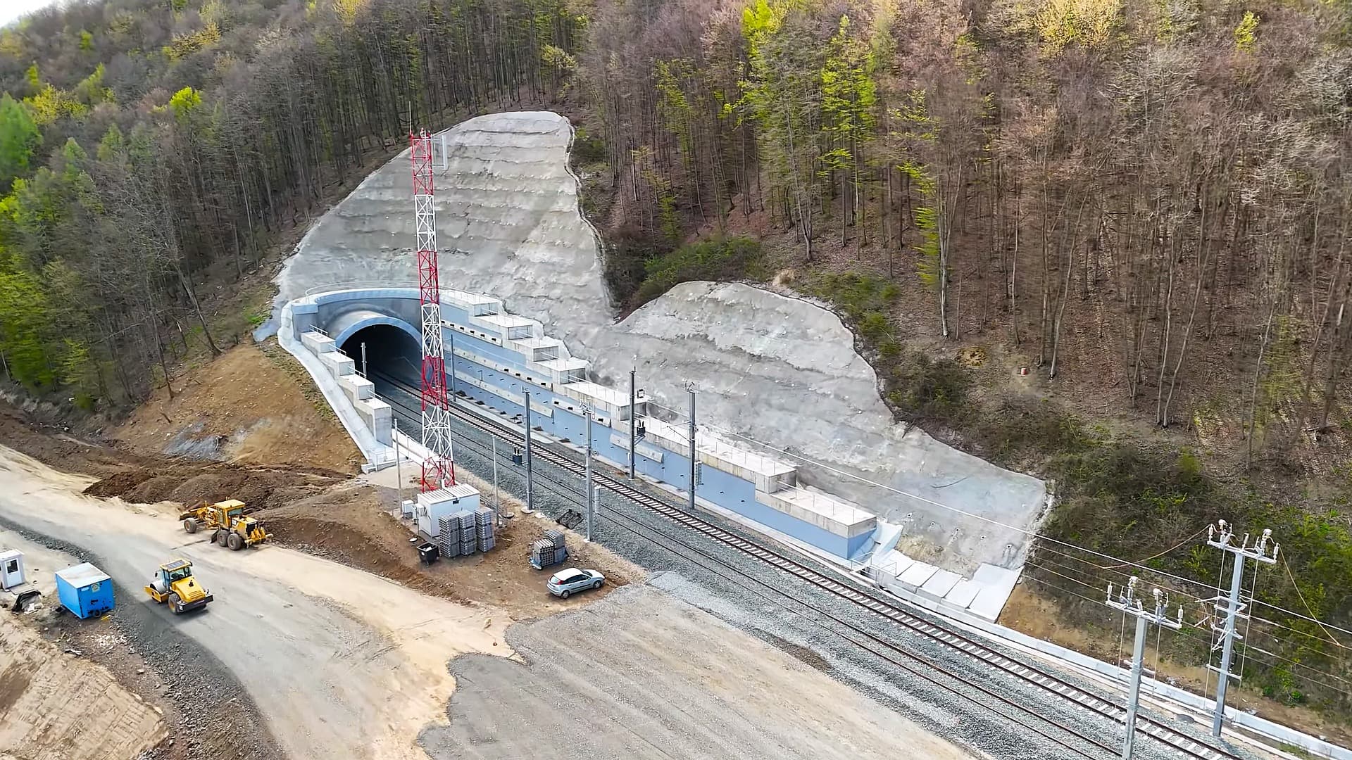 Au început săpăturile la un nou tunel pe autostrada Sibiu-Pitești