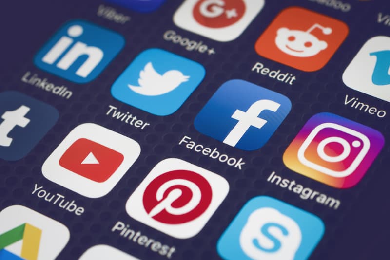 Rețelele de socializare Facebook și Instagram au devenit indisponibile pentru utilizatori vineri după-amiază