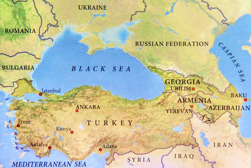 Rusia obstrucționează comerțul cu Armenia și amenință că va opri gazele în așteptarea unei posibile victorii electorale a lui Pașinian