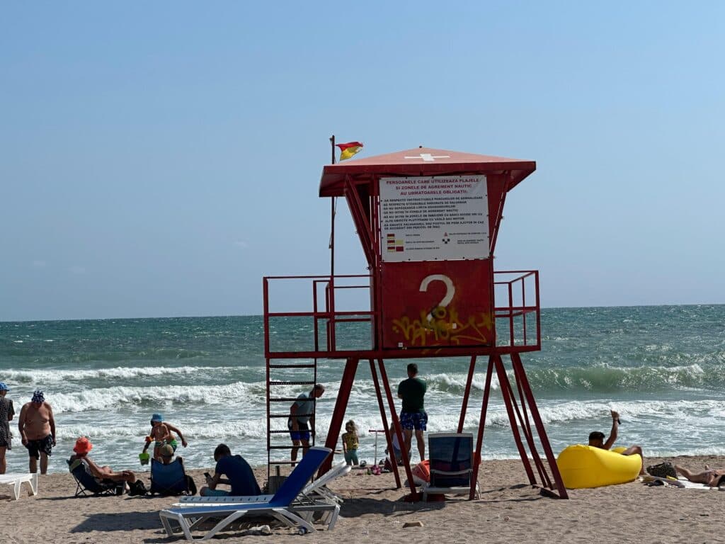 Vacanță de 1 Mai la mare și la munte / În Poiana Brașov, prețurile pentru o cameră pornesc de la puțin peste 700 lei / La Costinești, tarifele de cazare încep de la 600 de lei pe noapte