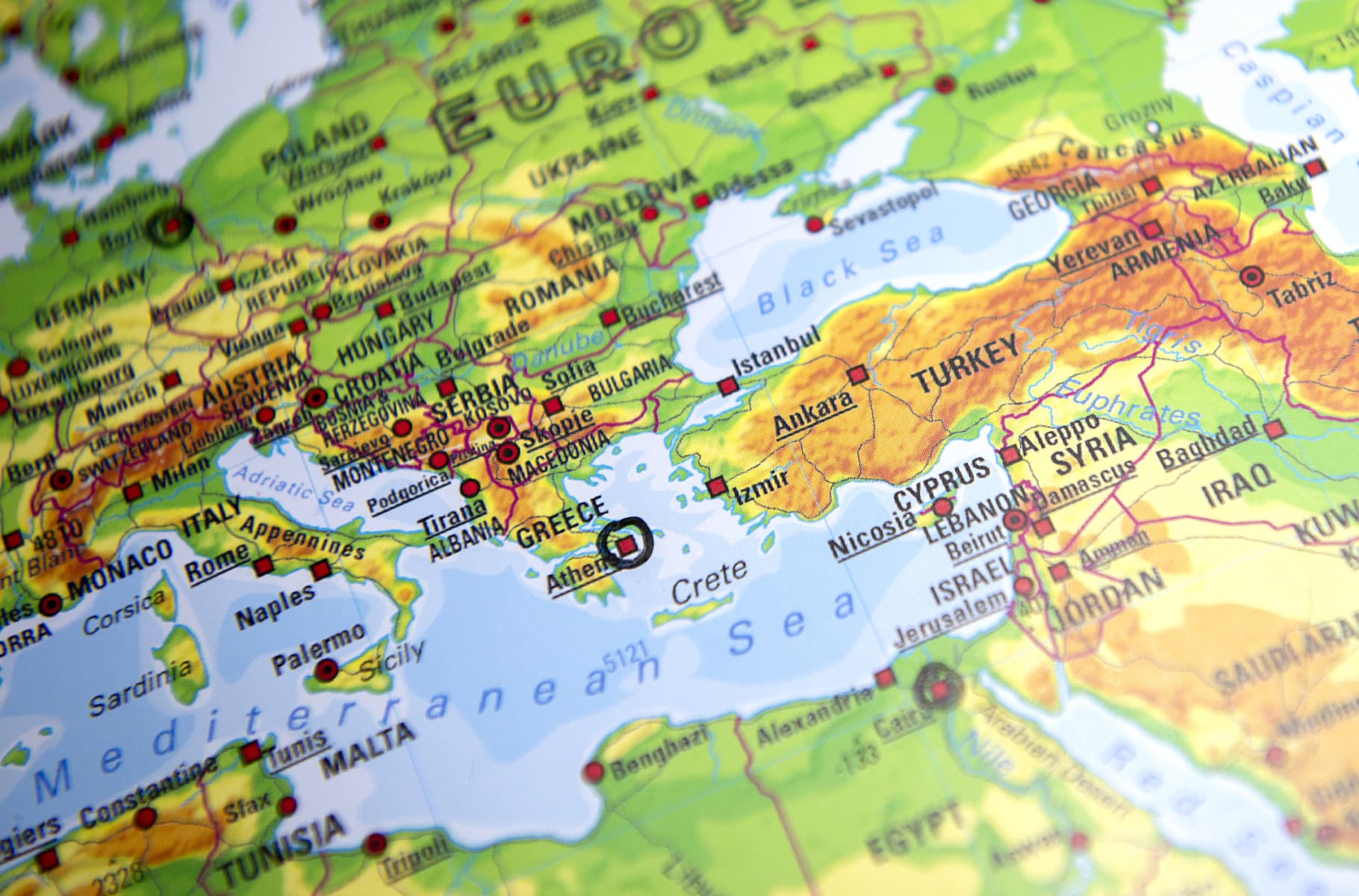 Franța și Cipru semnează un acord care permite desfășurarea trupelor franceze pe insulă