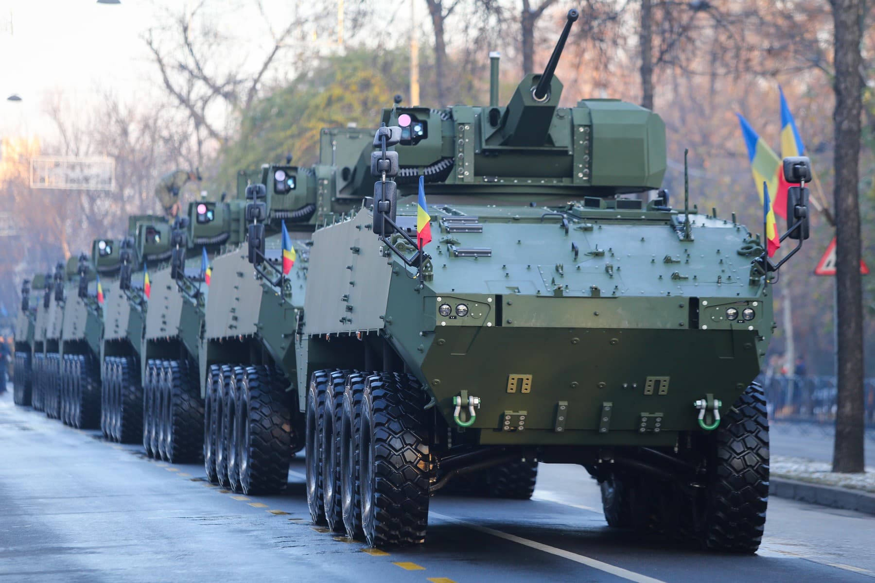 Unsprezece militari răniţi, după ce trei blindate Piranha 5 s-au ciocnit pe DN 1C în județul Sălaj