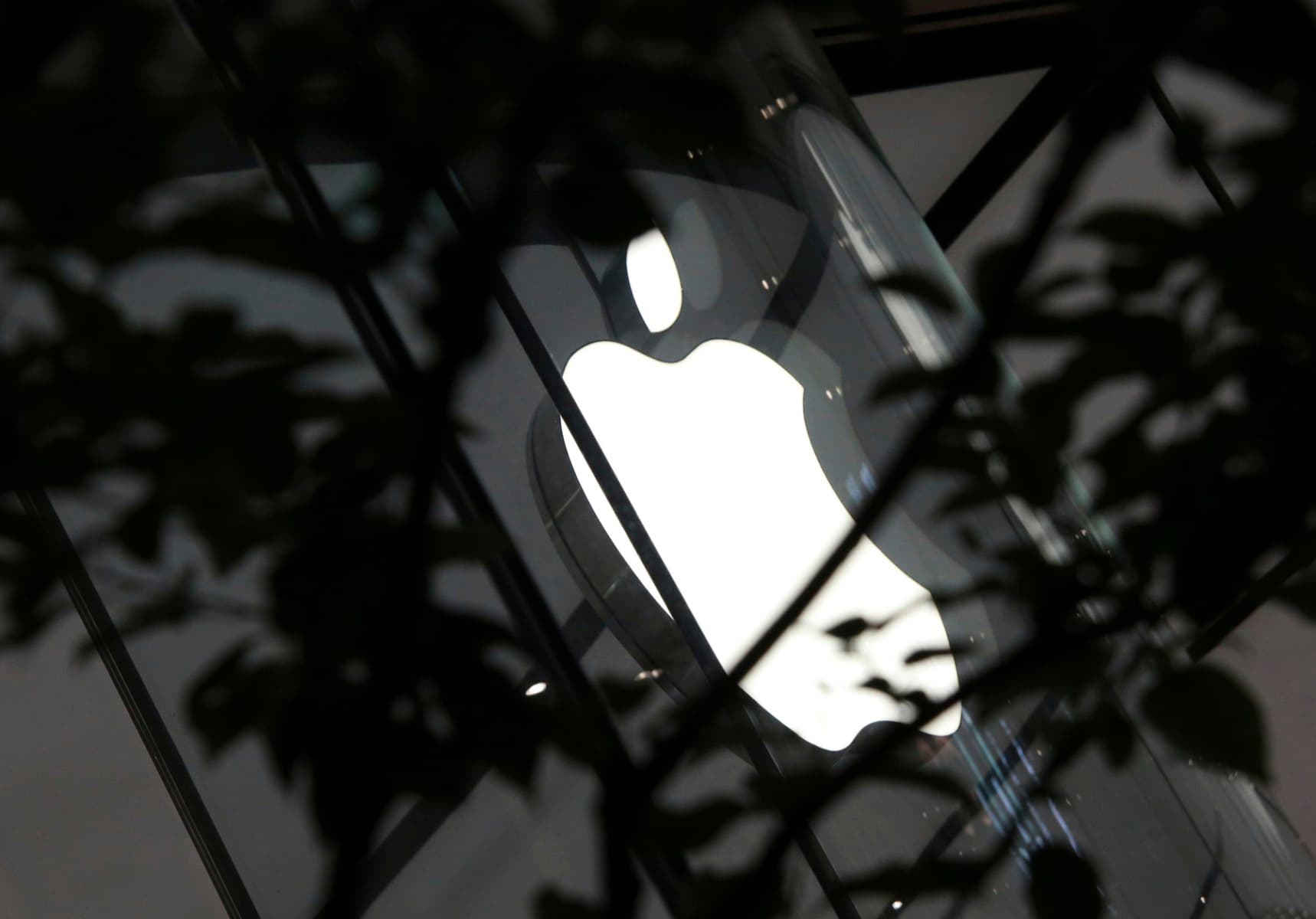 Breșă rară în sistemul de securitate de la Apple, descoperită cu ajutorul Mythos, noul model AI lansat de Anthropic