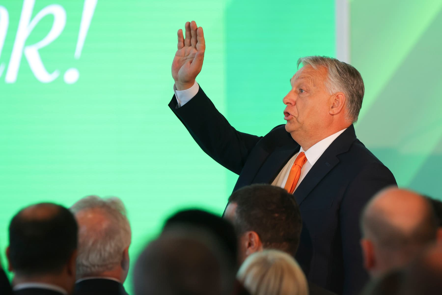 Organizația preferată al lui Orbán de la Bruxelles, MCC, caută noi surse de finanțare după ce noul guvern al Ungariei a ordonat închiderea structurii-mame de la Budapesta, ceea ce pune sub semnul întrebării activitatea de la Bruxelles