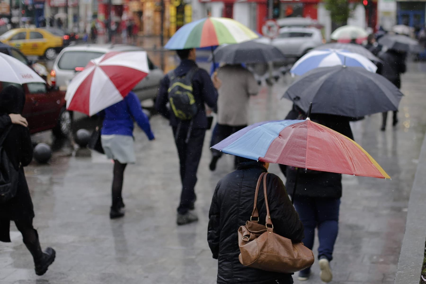 METEO: Cod galben de ploi în București și în patru județe