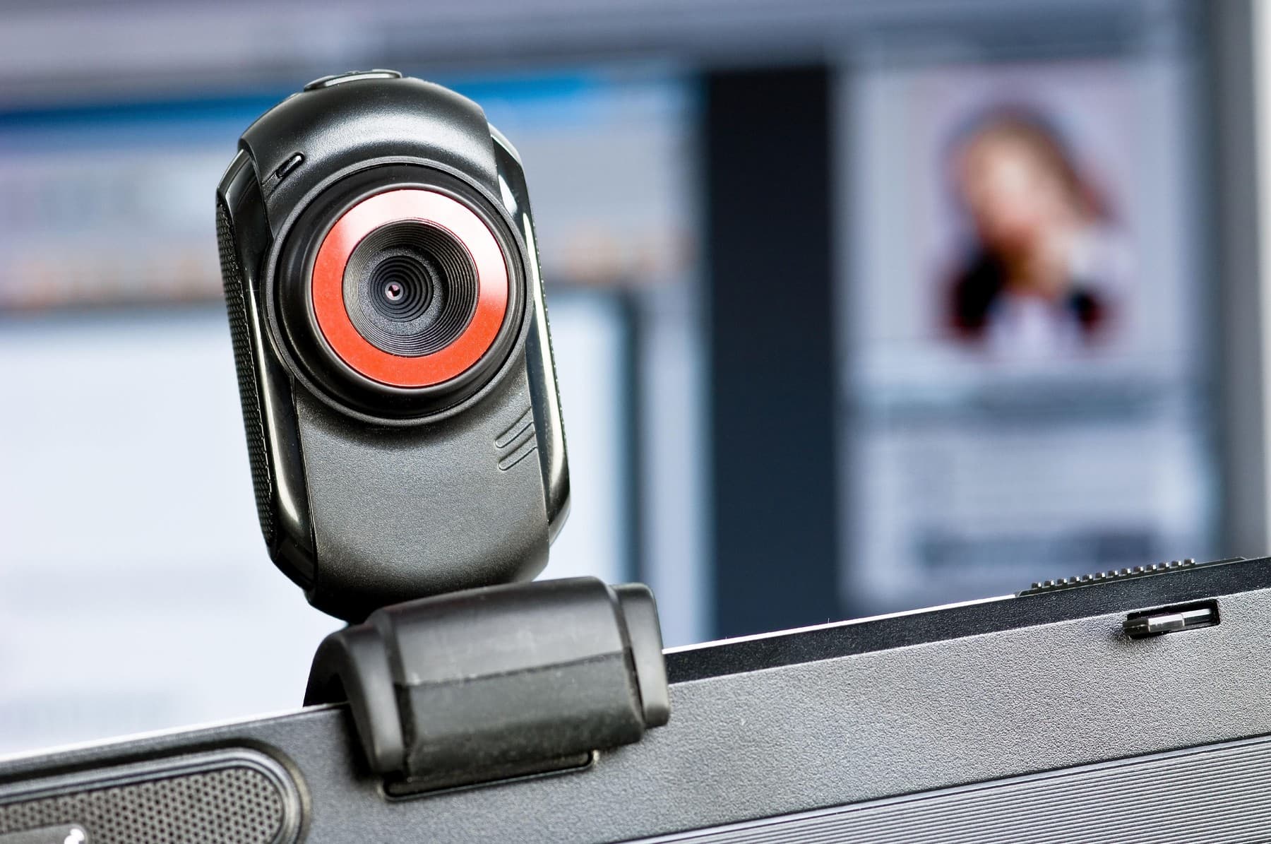 Bărbat din Finlanda acuzat de abuz sexual asupra a 361 de copii prin intermediul rețelelor de socializare și distribuire de pornografie infantilă