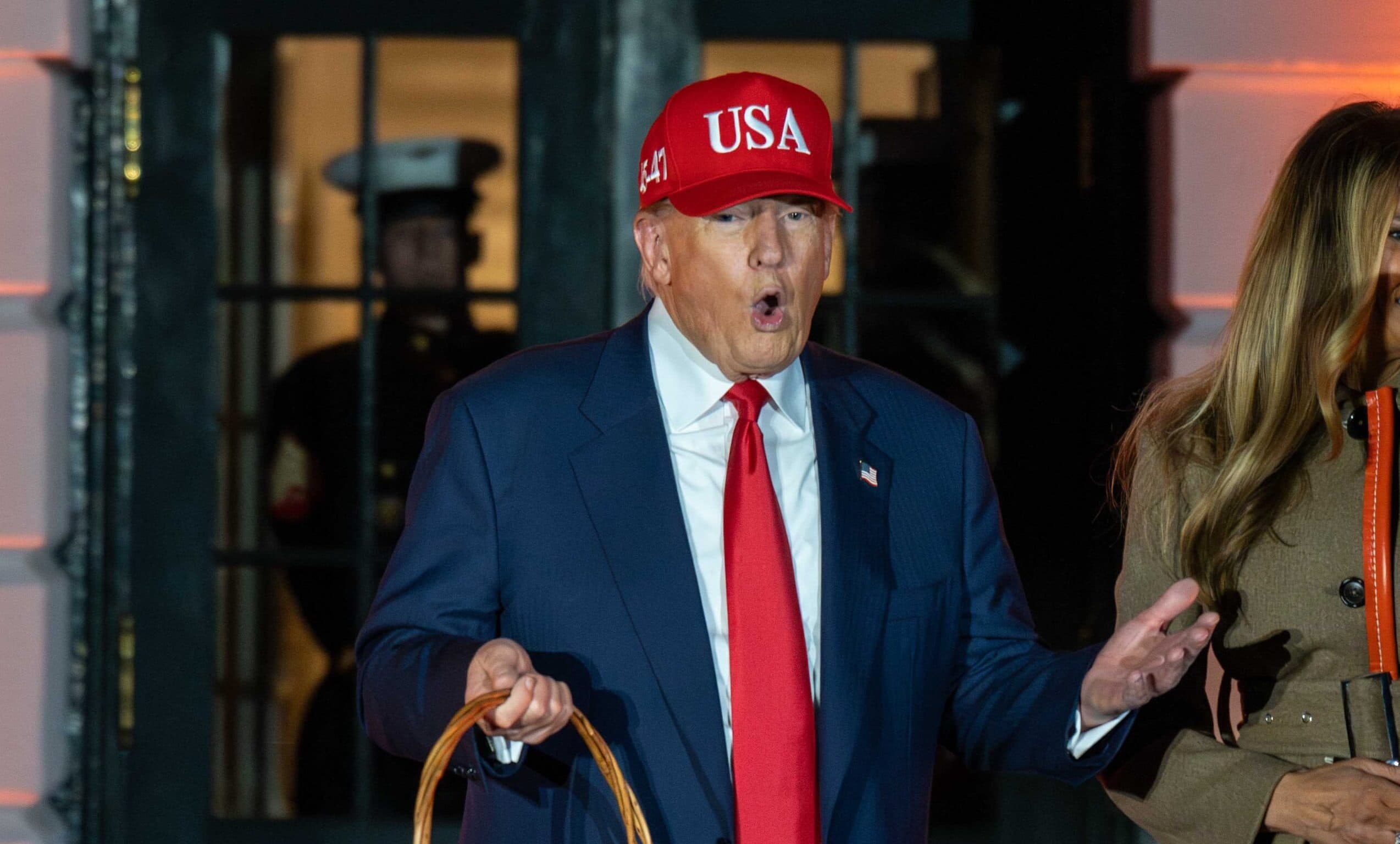 Reacția lui Donald Trump atunci când a fost întrebat despre alegerile din Ungaria: „Vă mulțumesc”. Și a făcut stânga-mprejur