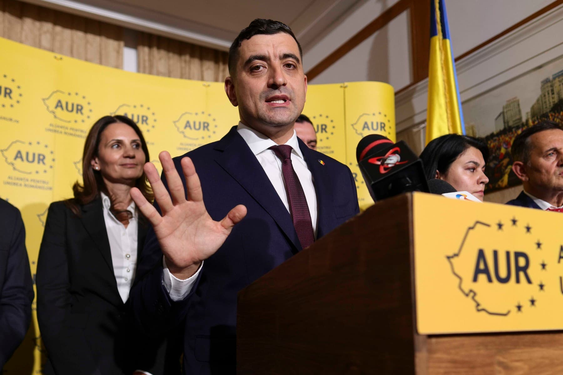 Simion, după decizia CNA de sancționare a postului Realitatea Plus: „România nu este o democrație-dar asta până într-o zi”