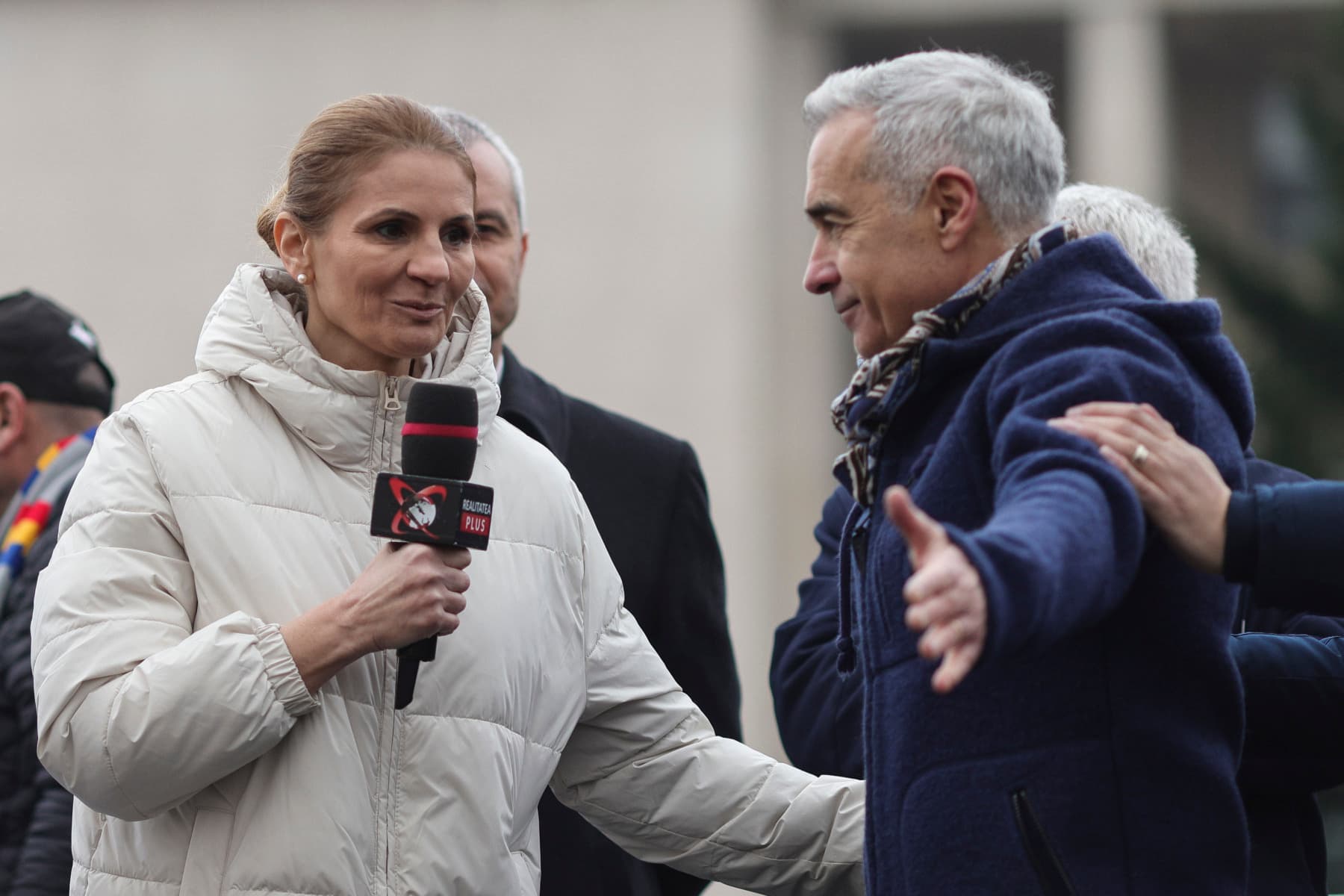 Pro-rusul Călin Georgescu, în tensiuni cu fosta lui susținătoare Anca Alexandrescu, în emisiune la Realitatea: „Ați greșit complet!” / Moderatoarea: „Sugerați că n-am caracter?” / Alexandrescu l-a atacat și pe Simion: conduce dictatorial