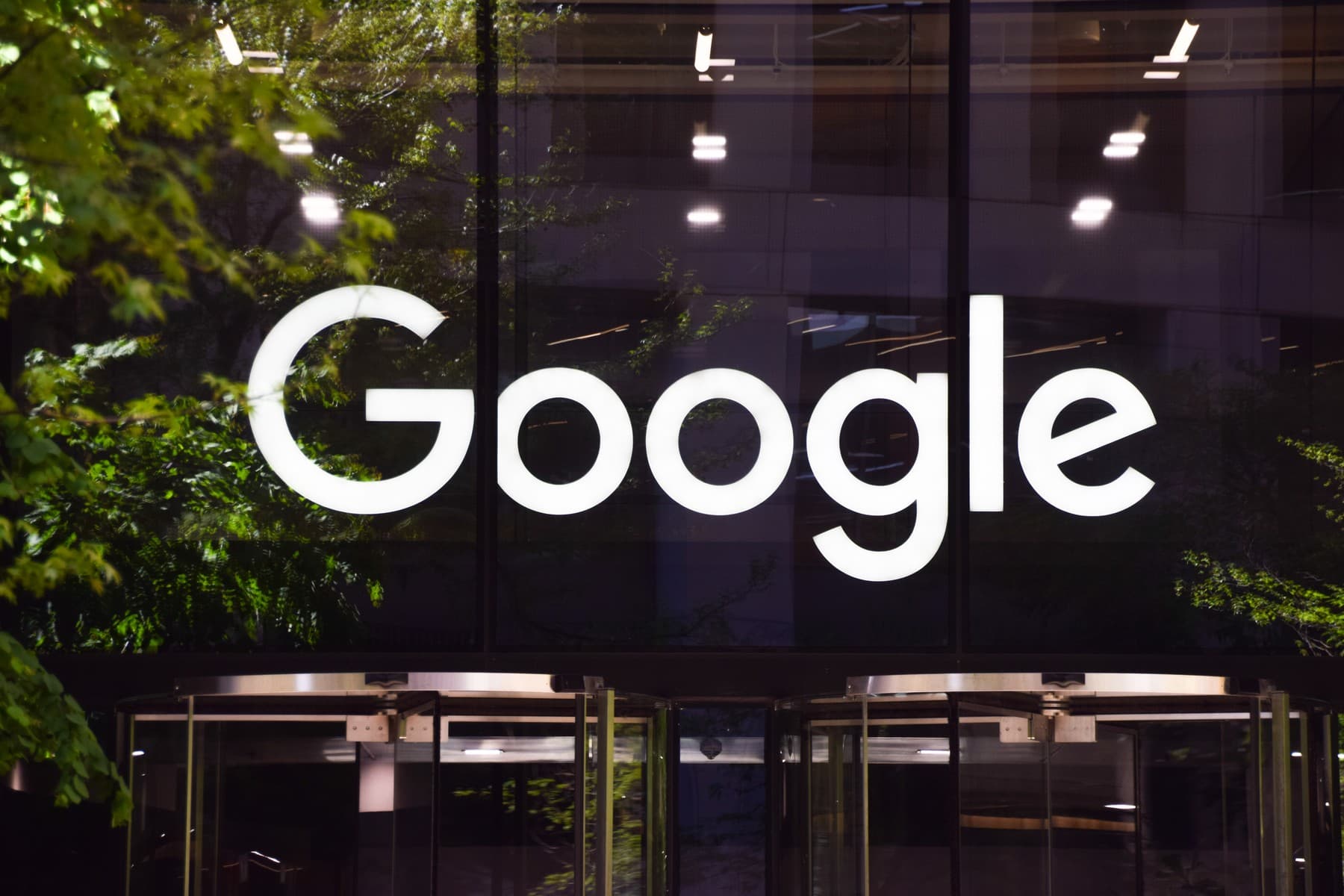 Cum a devenit Google steaua tehnologiei în 2026. Cloud-ul său crește de două ori mai rapid decât al rivalilor