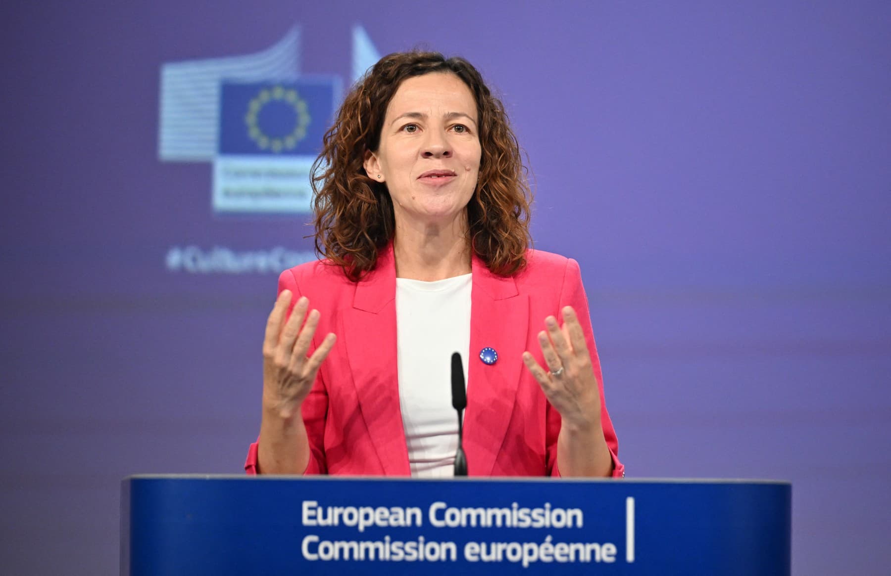 Comisarul european Roxana Mînzatu: Profesorii trebuie să devină „gardieni etici” ai utilizării inteligenței artificiale în școli