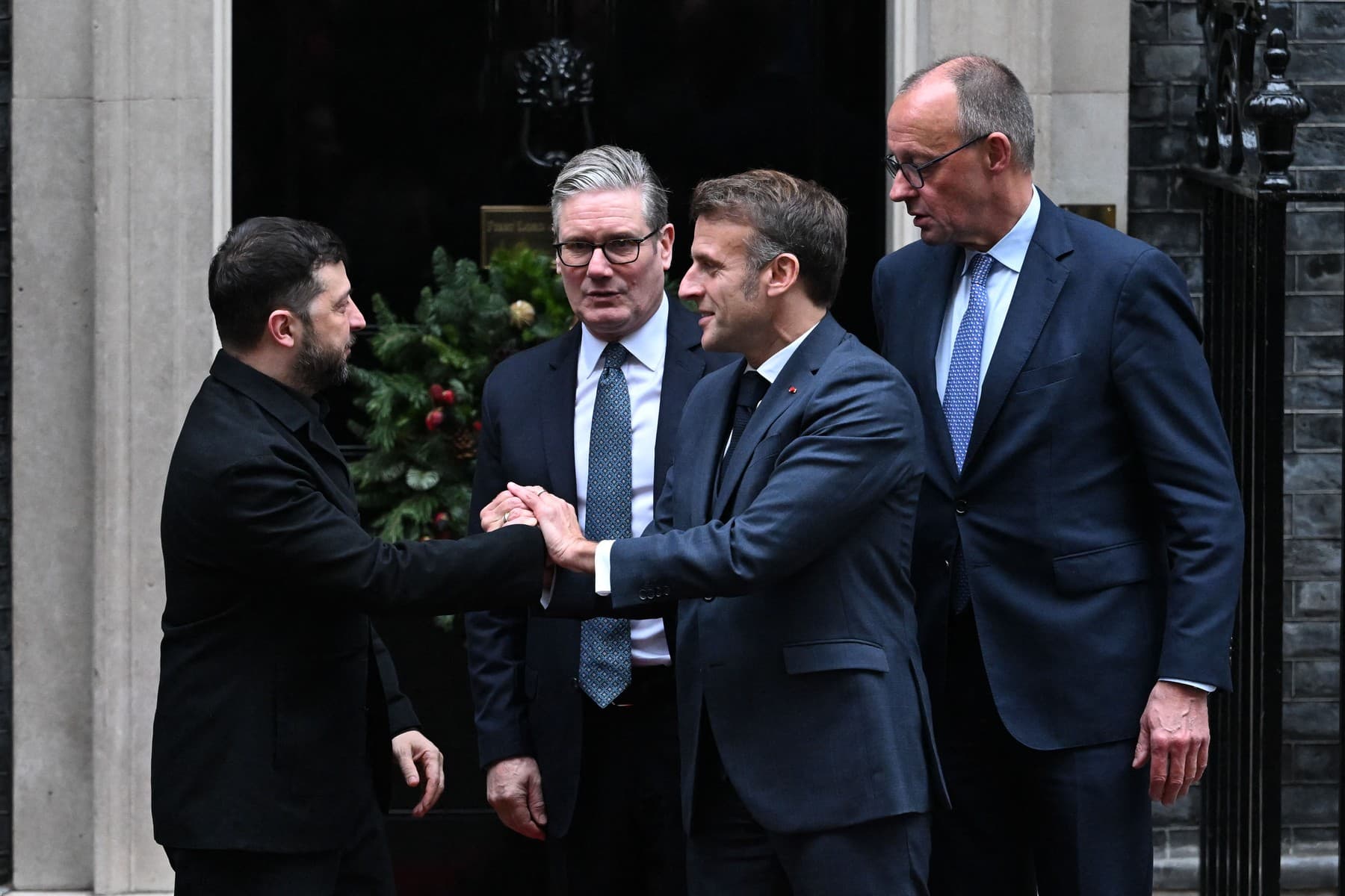 Zelenski mulțumește Marii Britanii pentru interceptarea unui petrolier aparținând flotei fantomă ruse, după ce forțele armate au abordat nava