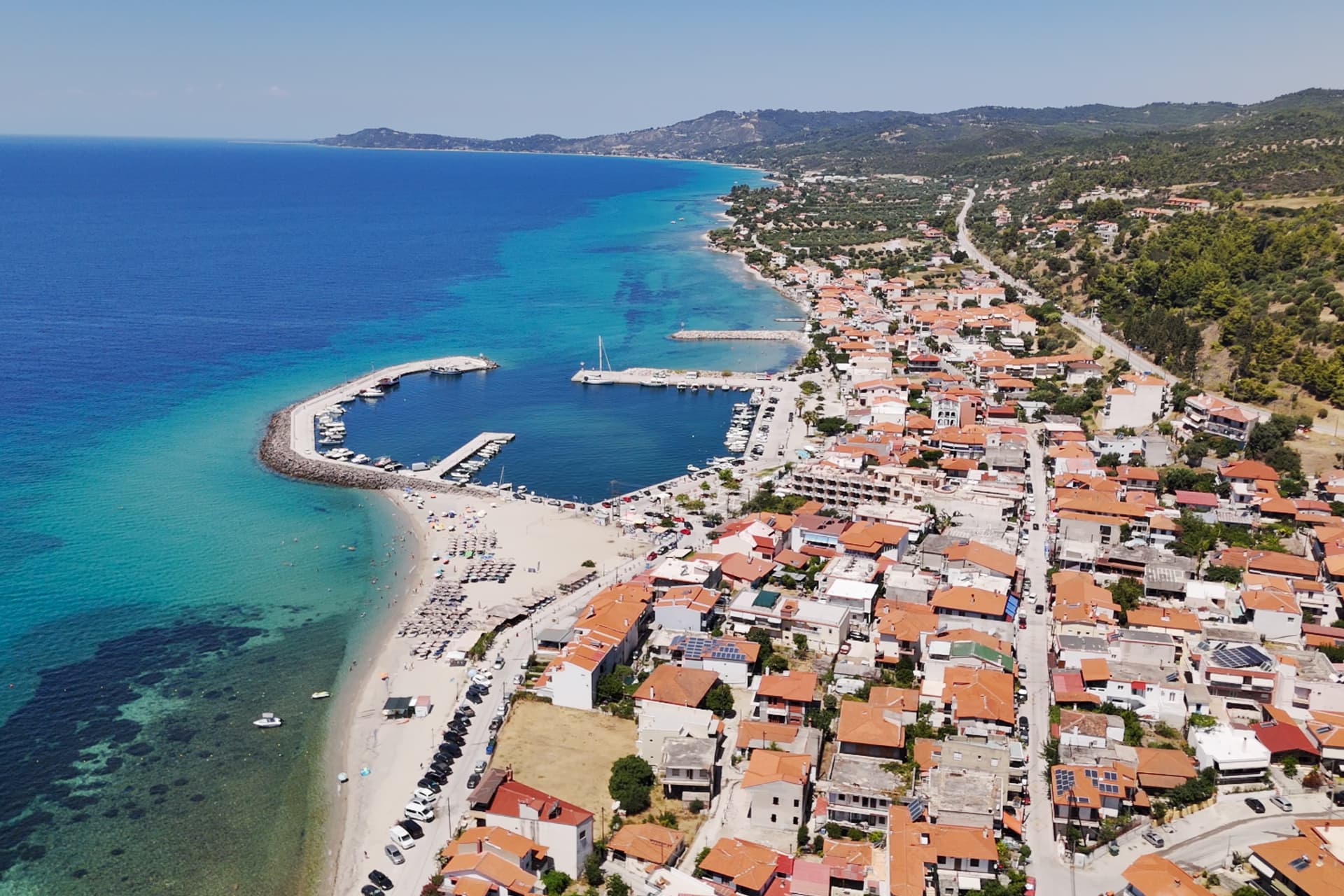 Care sunt cele mai populare destinații turistice din Grecia în 2026 / Inteligența artificială joacă un rol tot mai important în organizarea călătoriilor – studiu