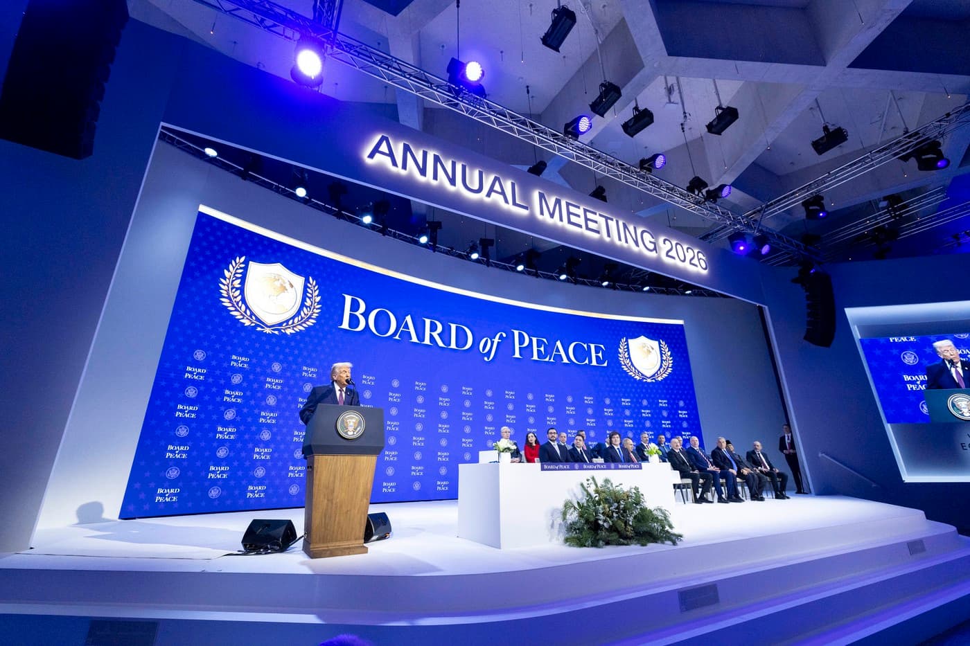 Consiliul pentru Pace al lui Trump intenționează să își acorde o imunitate juridică extinsă (The Guardian)