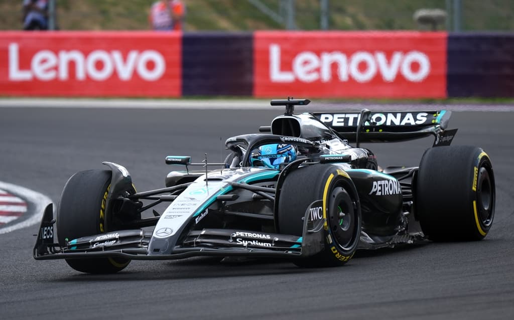 Russell, pole position controversat în Austria – Evoluție bună pentru Ferrari: Leclerc pe doi, iar Hamilton pe trei