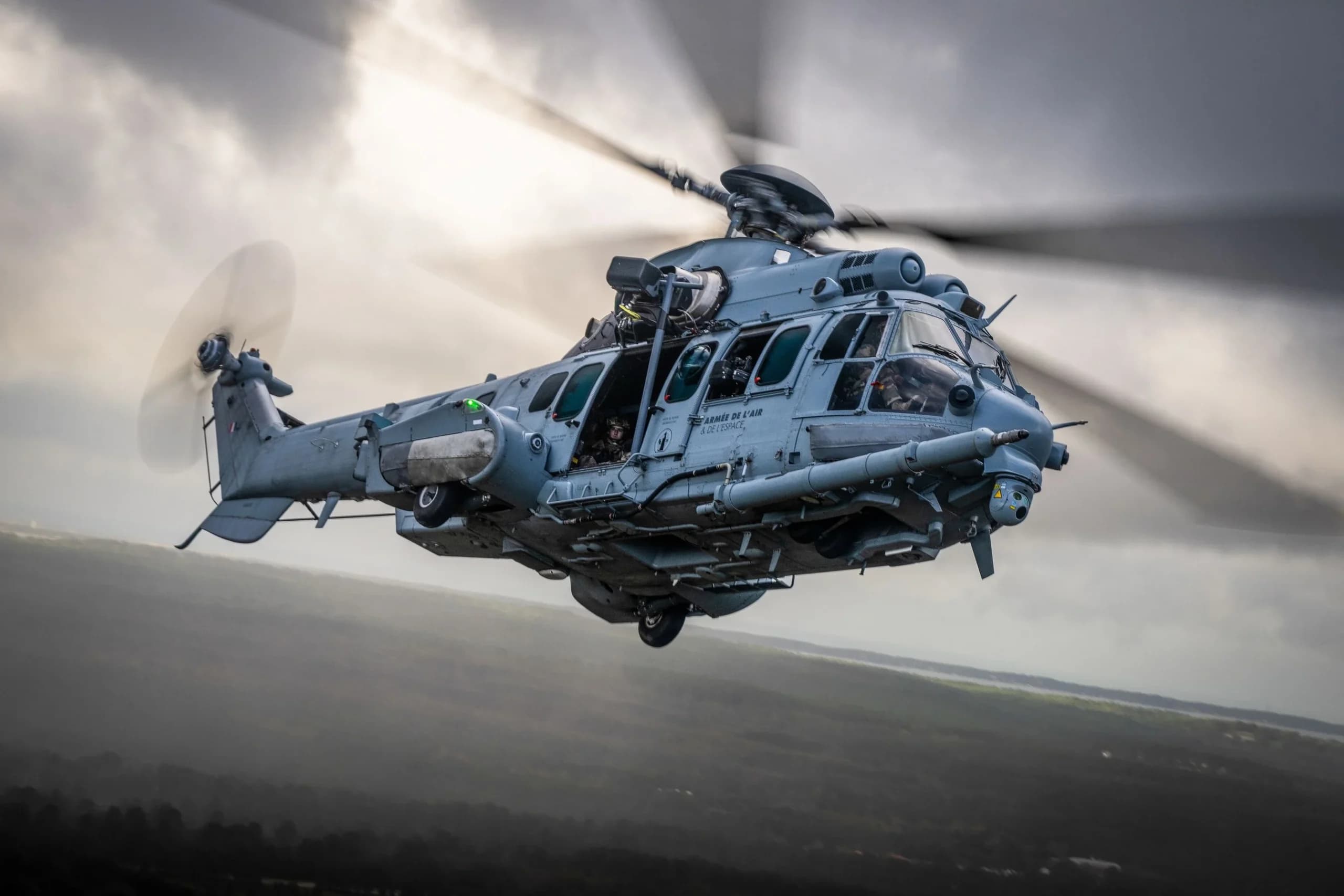 La Ghimbav se vor produce componente pentru elicopterele multirol Airbus H225M / La Brașov va fi creat un centru de pregătire a piloților