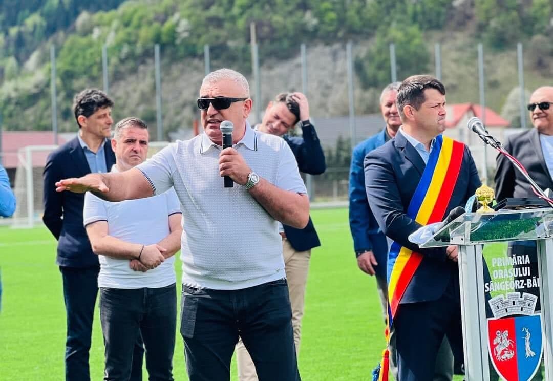 Cine este Traian Larionesi, milionarul din Bistrița supranumit ”Fierăstrăul Codrilor”, a cărui firmă de construcții e vizată în dosarul DNA de la Bistrița. Construiește și centura Comarnic
