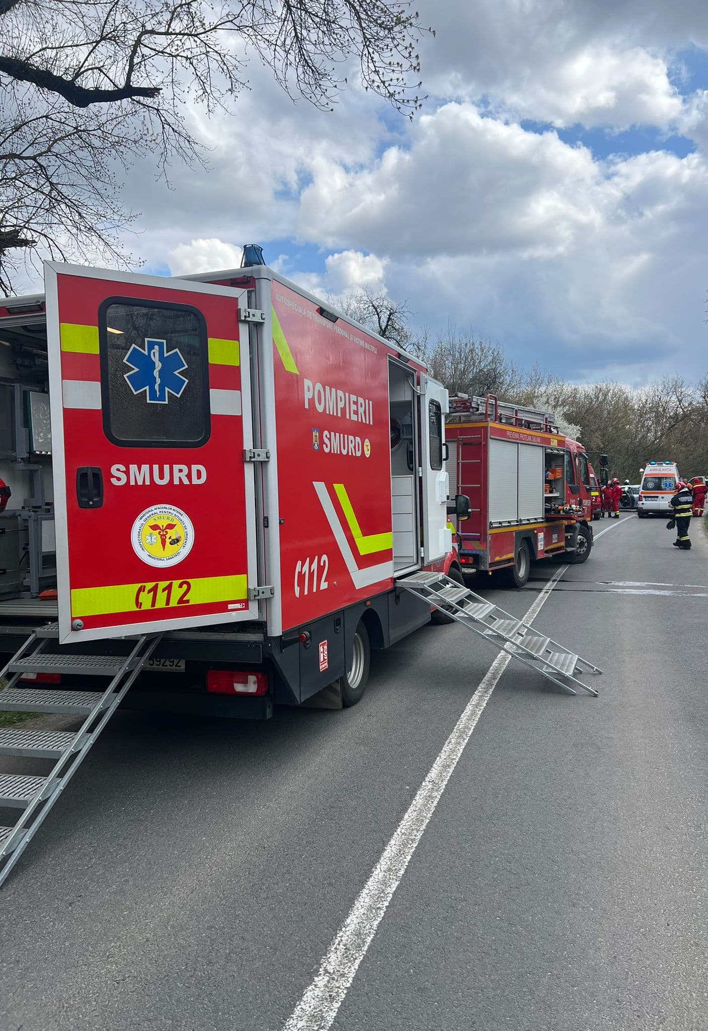 Un șofer de TIR a murit după un accident grav între un autotren și un autoturism în Gorj. Trafic blocat pe ambele sensuri la Țânțăreni