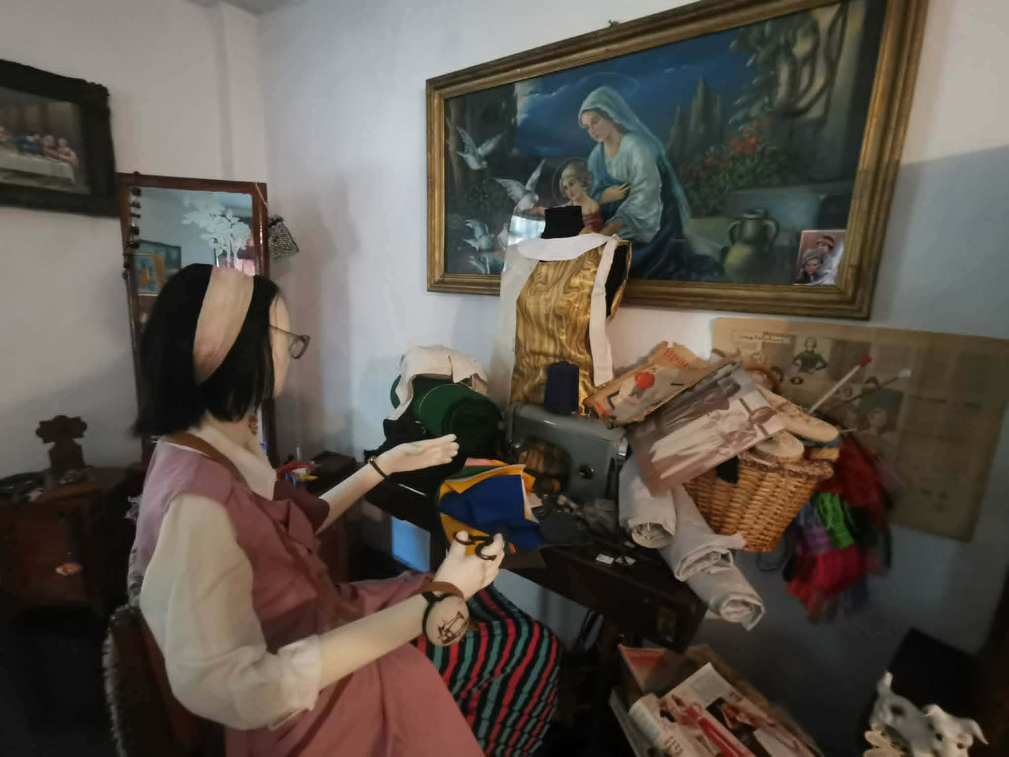 VIDEO FOTO “Casa comunistă”, noua atracție de la Muzeul Satului Bănățean din Timișoara / “Vizitatorii străini au fost mereu interesați de această perioadă destul de exotică pentru ei”