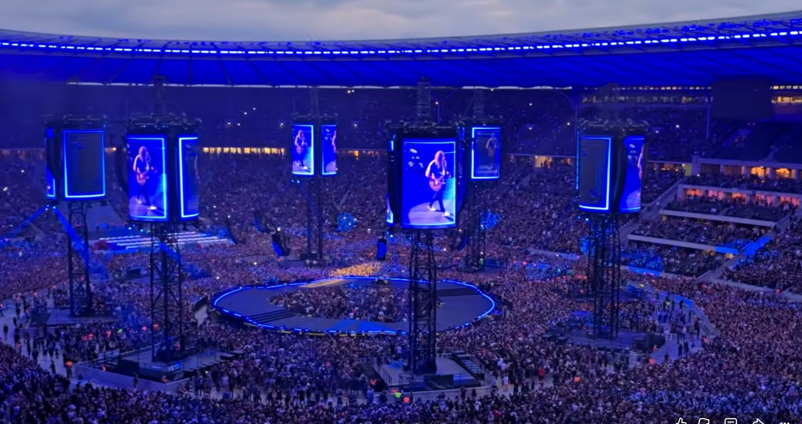 VIDEO Număr record de 94.000 de fani la concertul Metallica de pe Stadionul Olimpic din Berlin