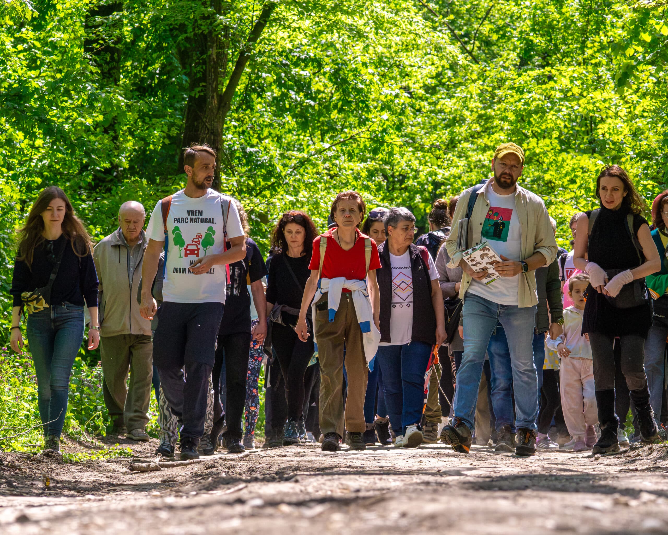 FOTO REPORTAJ | Când pădurea își cere liniștea: tur ghidat în Pădurea Băneasa, între natură și presiunea traficului, despre biodiversitate și viața sălbatică