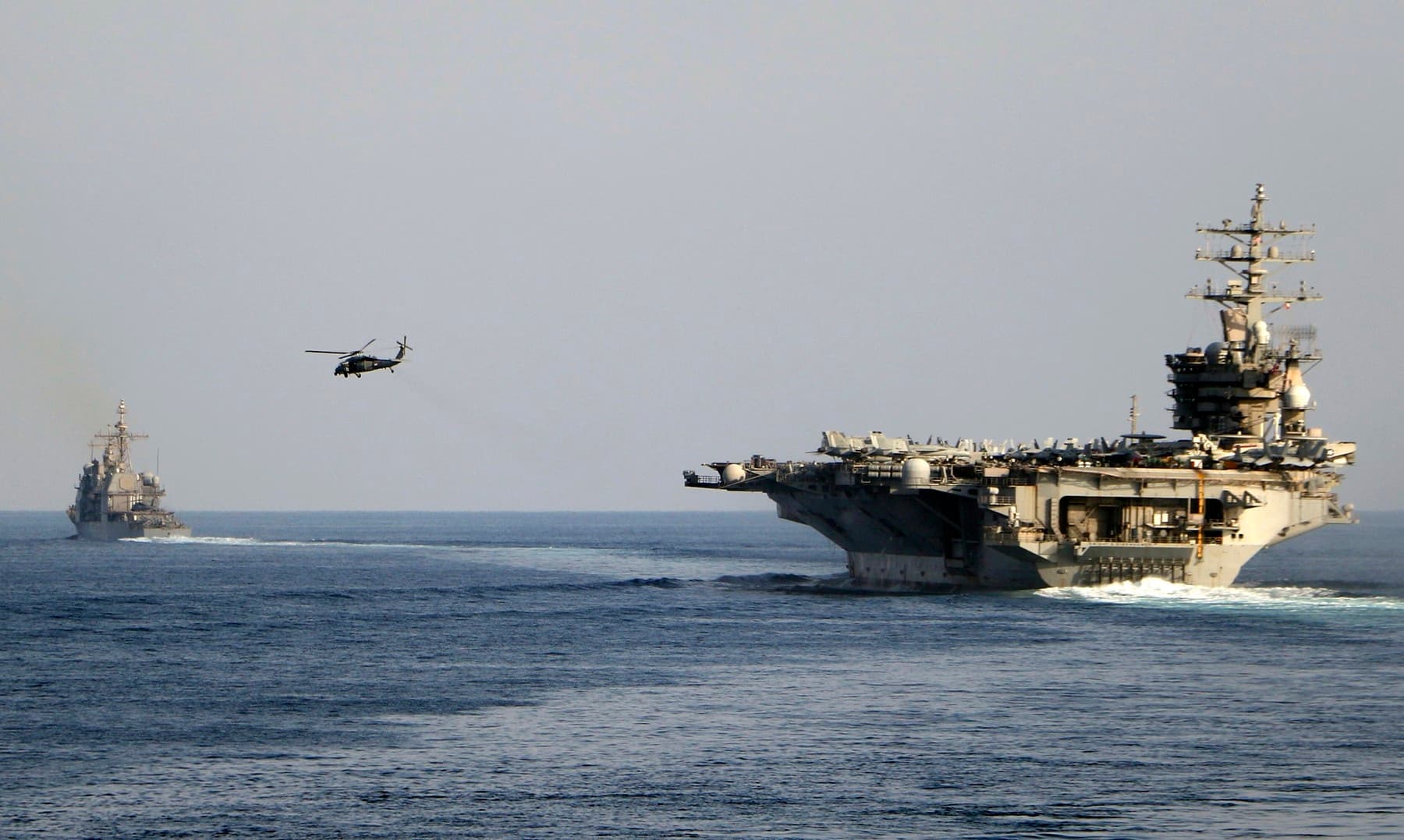Armata americană a doborât două drone iraniene deasupra Strâmtorii Ormuz