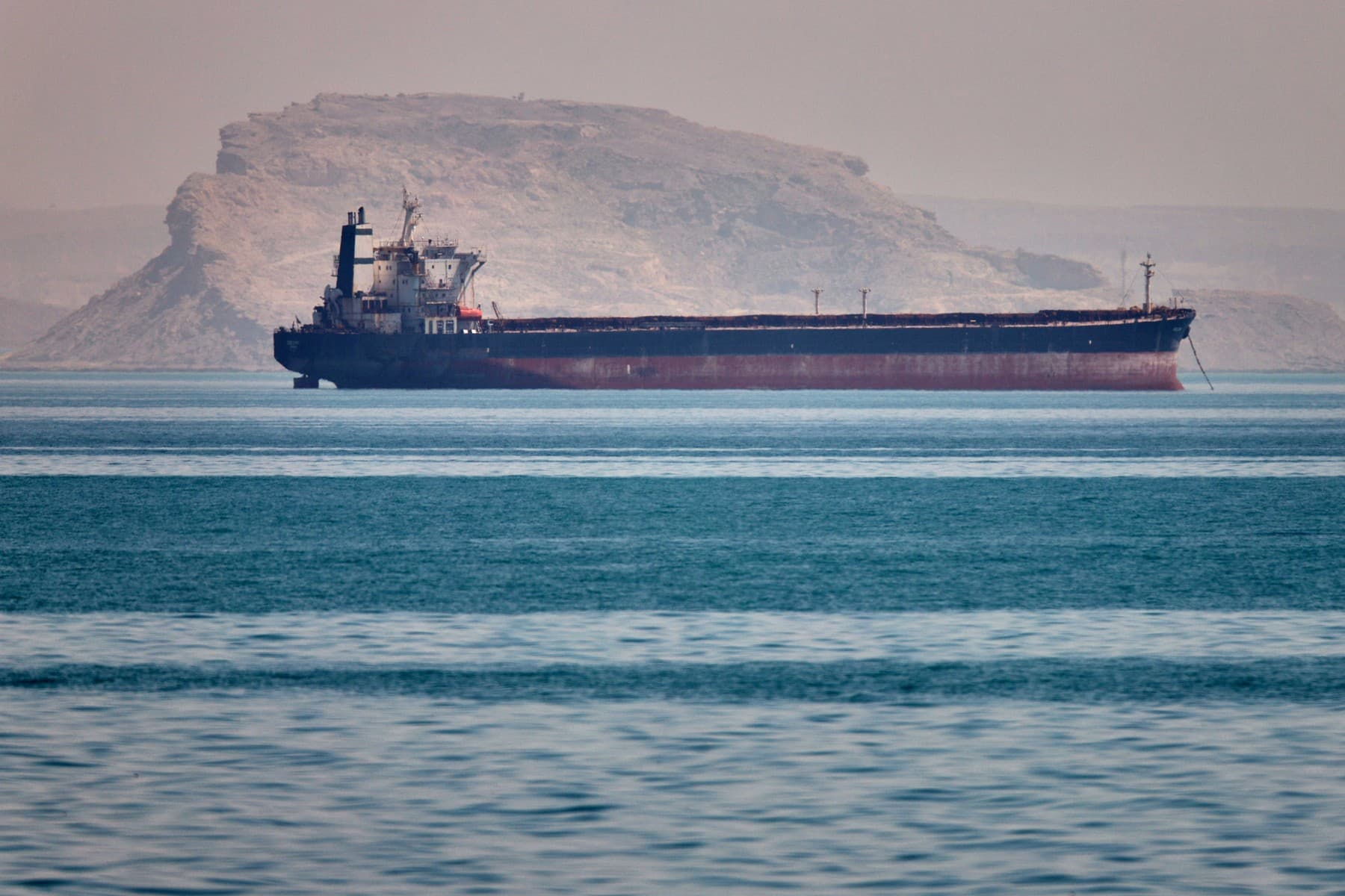 Iranul și Omanul ar putea introduce taxe de tranzit prin Strâmtoarea Ormuz, afirmă ambasadorul iranian la Moscova