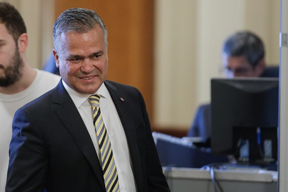 Veștea anunță că va continua negocierile cu partidele politice până la formarea unei echipe de miniștri și finalizarea unui program de guvernare