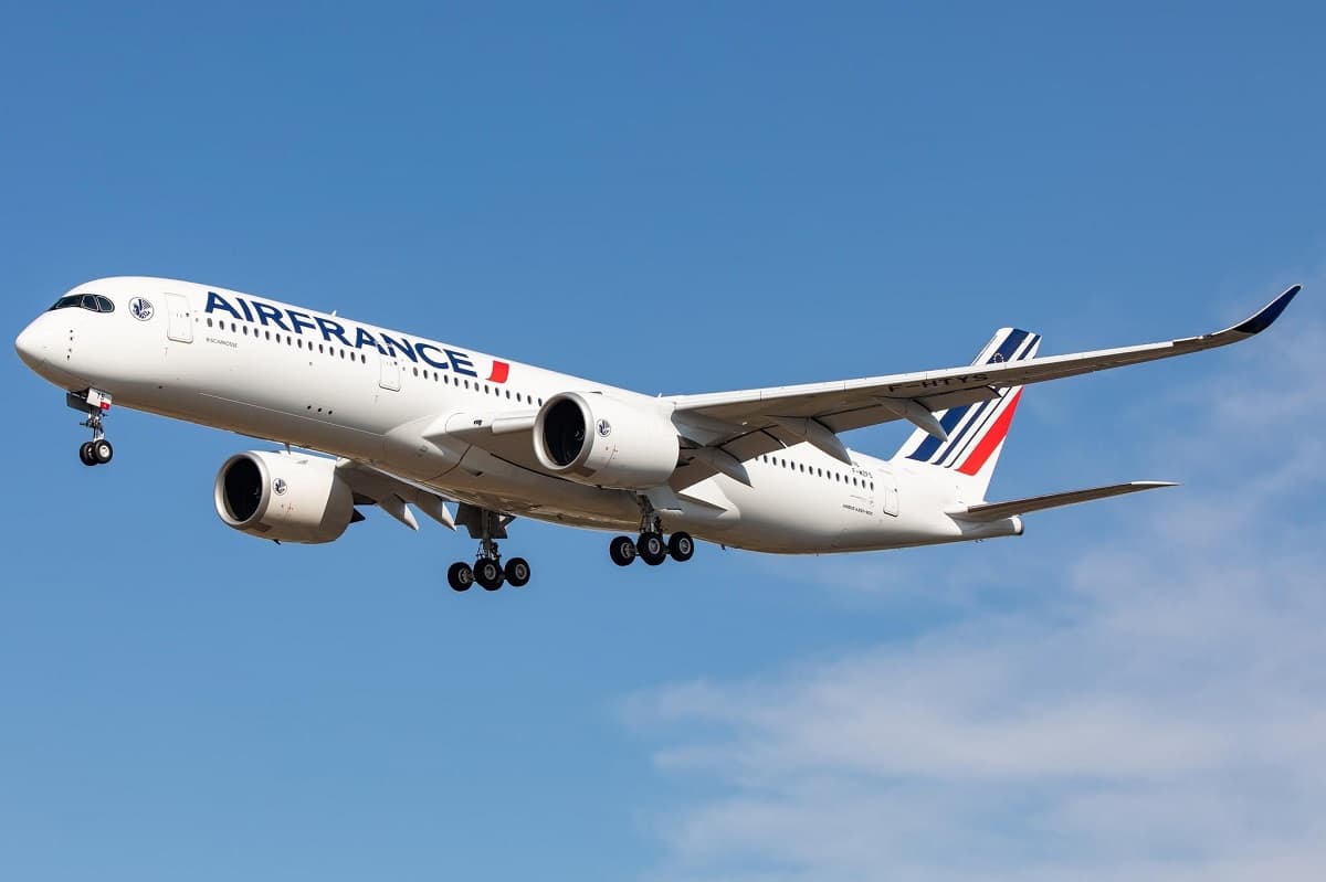 Air France a suspendat zborurile între Paris și Kinshasa, după primul caz de Ebola confirmat în Franța la o persoană care a zburat cu o aeronavă a companiei