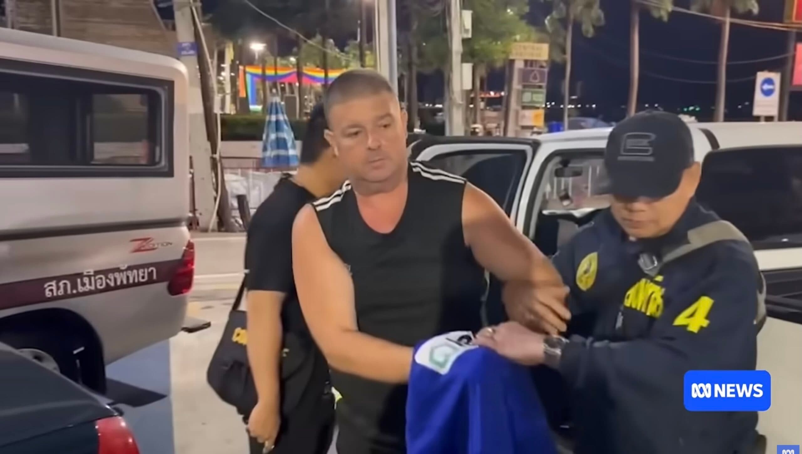 Un bărbat australian a fost acuzat de omor după ce cadavrul unei fete în vârstă de 17 ani a fost găsit într-o valiză în Thailanda