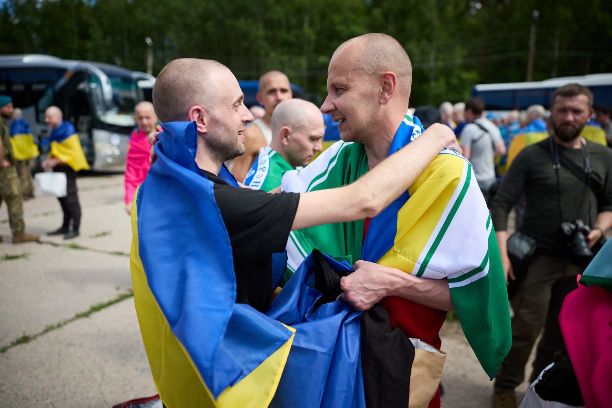 FOTO: Ucraina a repatriat alți 160 de militari din captivitatea Rusiei