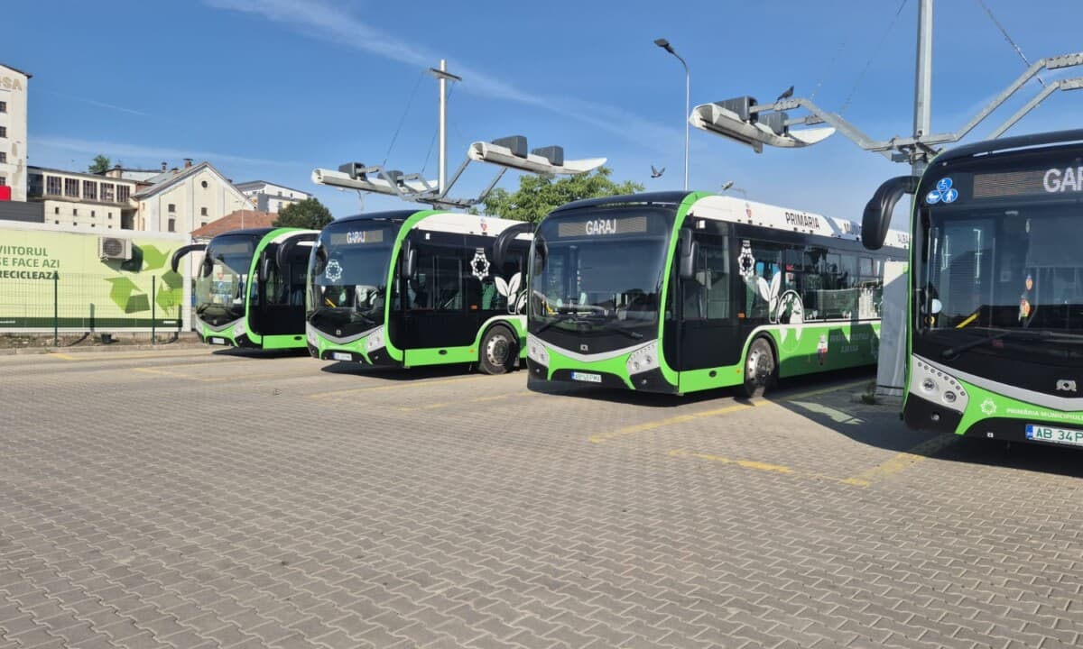 Circulaţia autobuzelor este oprită în Alba de o săpătămână / Primăria a depus la Tribunalul Alba o cerere de ordonanţă preşedinţială, pentru a obliga operatorul privat să asigurare o treime dintre curse