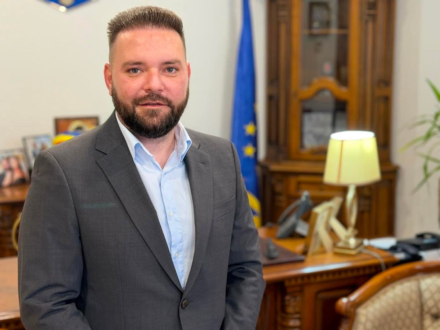 Fiul lui Piedone, Vlad Popescu – primar al Sectorului 5 – ar fi fost exclus din partidul lui Dan Voiculescu, PUSL