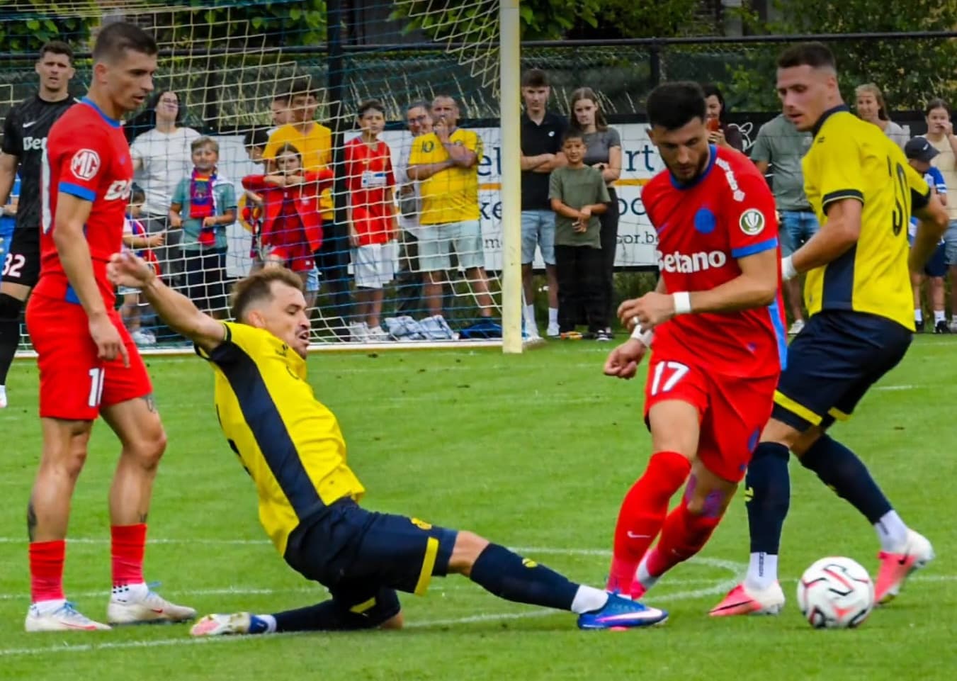FCSB, învinsă clar de Union Saint-Gilloise în primul amical al verii: 4-0 / Darius Olaru a fost titular la belgieni