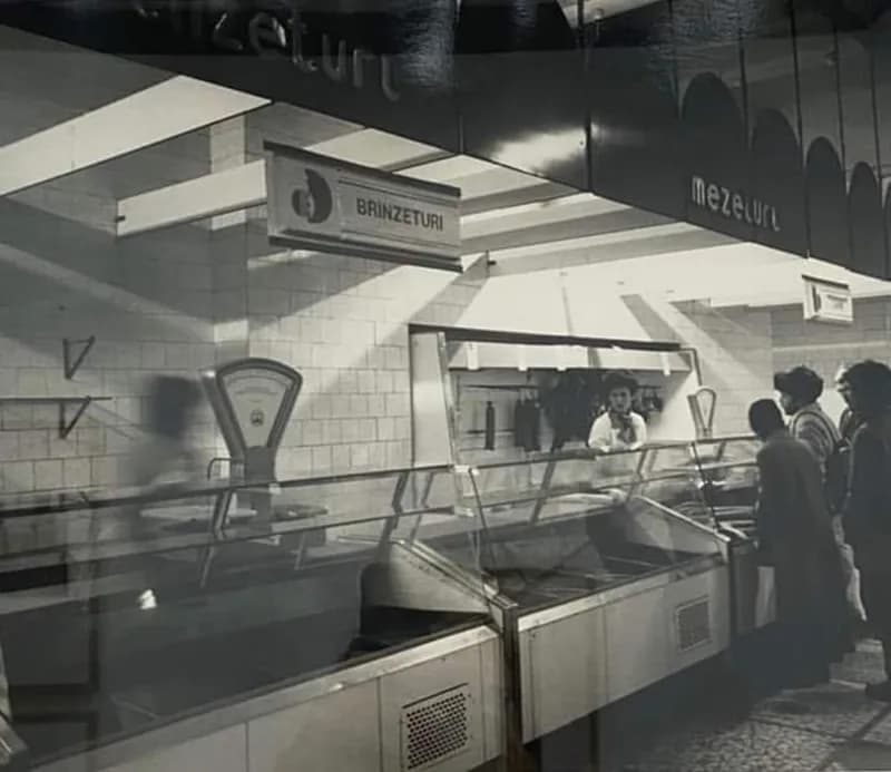 Eticheta „Refuzat la Export”: Sinistrul paradox al anilor ’80, când românii flămânzeau în timp ce munți de alimente putrezeau în depozite / Untul produs la Alba Iulia pentru URSS s-a stricat în depozite