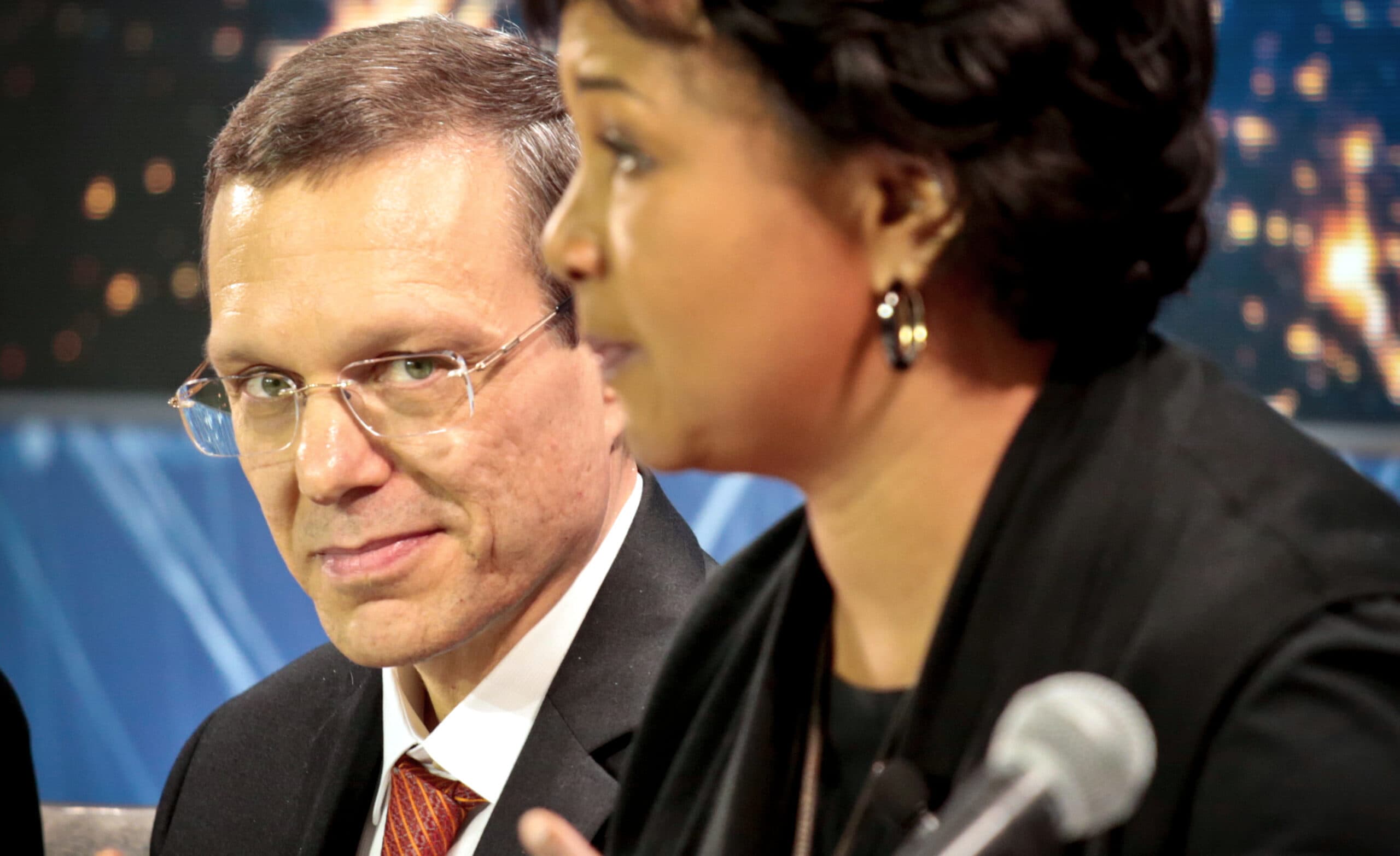 Un controversat profesor de la Harvard, care susține că extratereștrii au vizitat Pământul, pus de Trump la șefia noului consiliu OZN