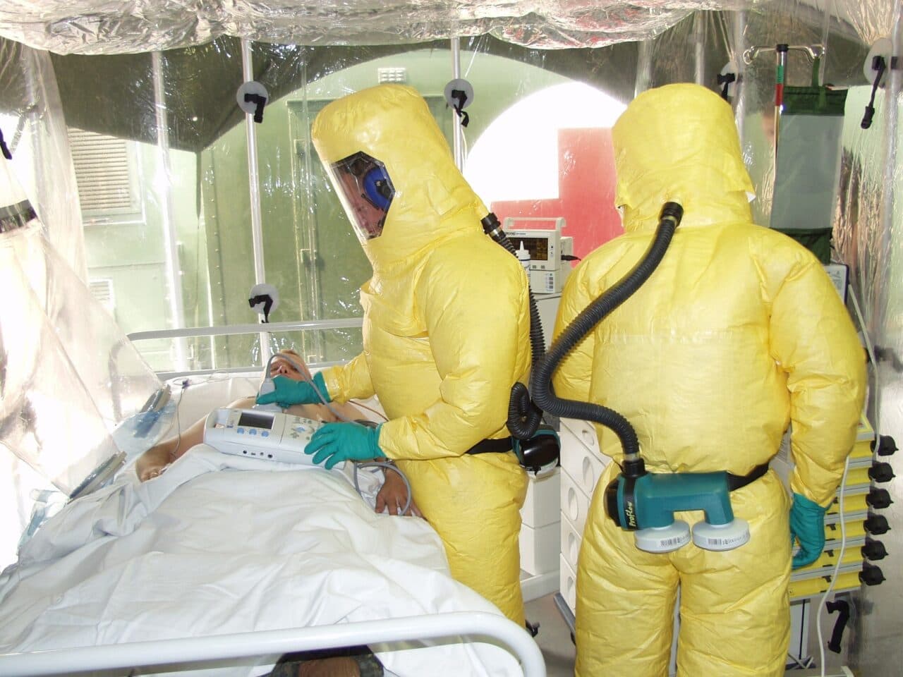 Alertă sanitară: „Ebola se răspândește necontrolat de luni de zile”. Pacientul 0 a fost identificat încă din ianuarie 2026